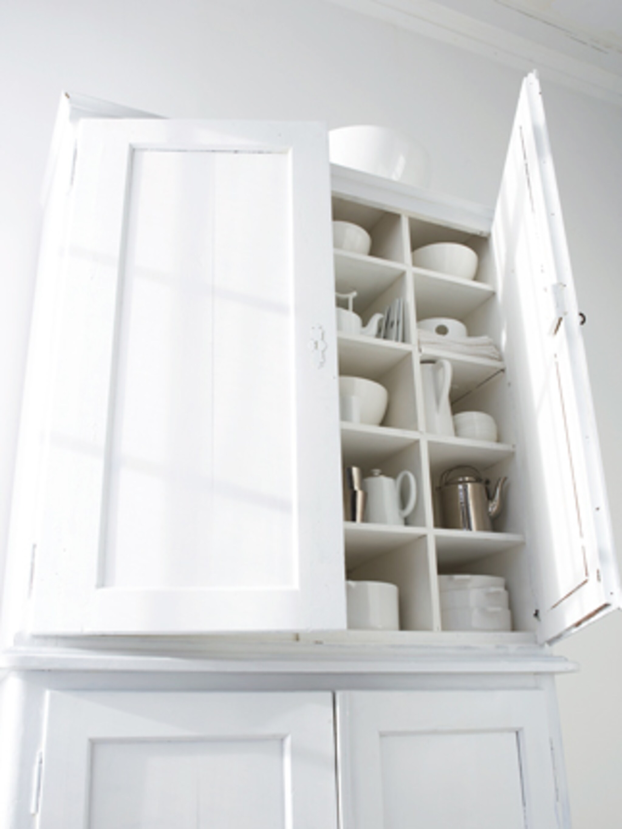 witte oude keukenkast