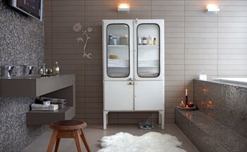 beeld vtwonen And the Oscar goes to… De nieuwste glanstegels (Kol Tegels) die je badkamer omtoveren tot een verwenoord. Kies voor ingetogen kleuren, luxe sanitair en accessoires. Fotografie Paul Grootes.
