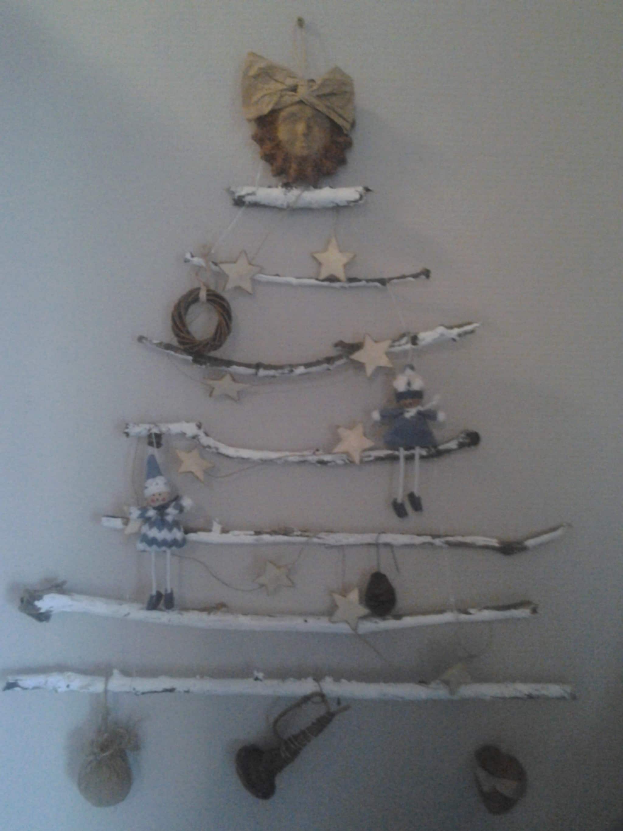 kerstboom van takken wanddecoratie