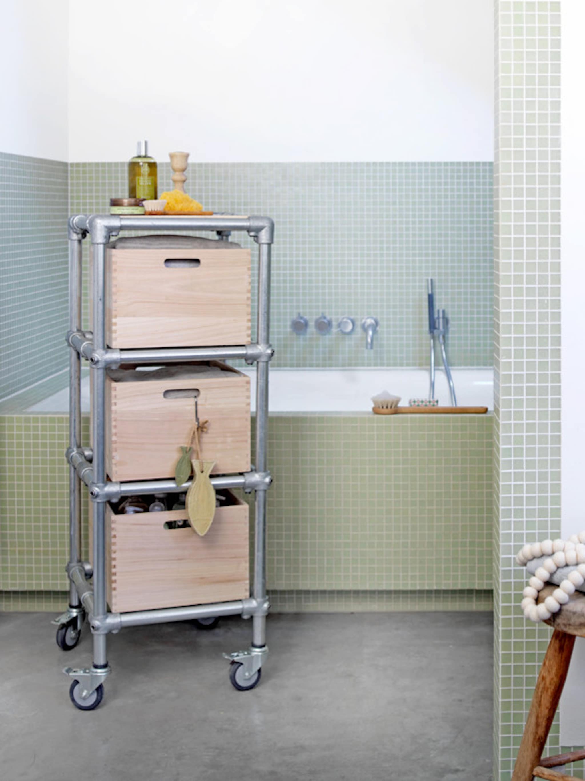 deze badkamertrolley maak je zelf