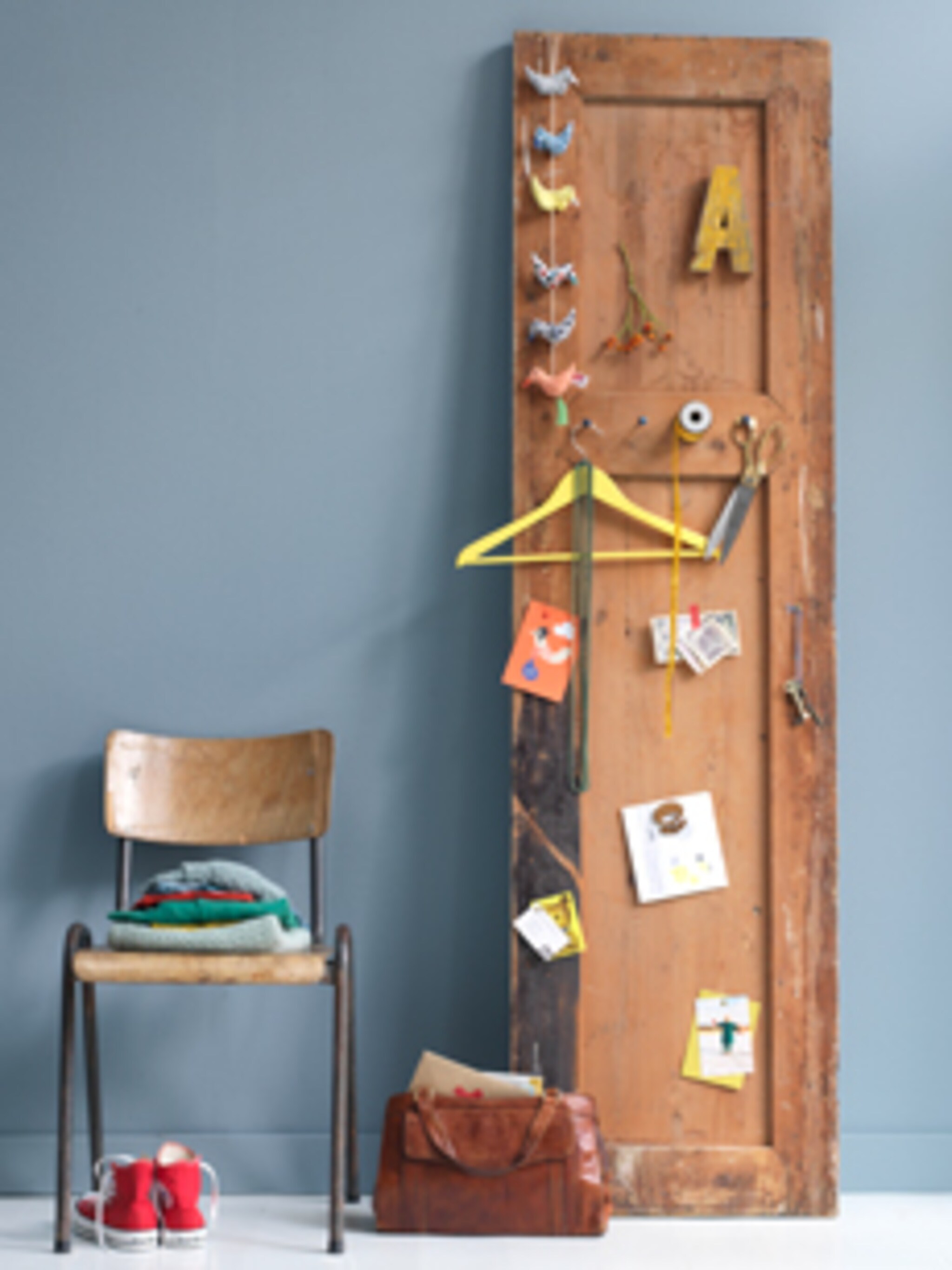 oude deur als prikbord