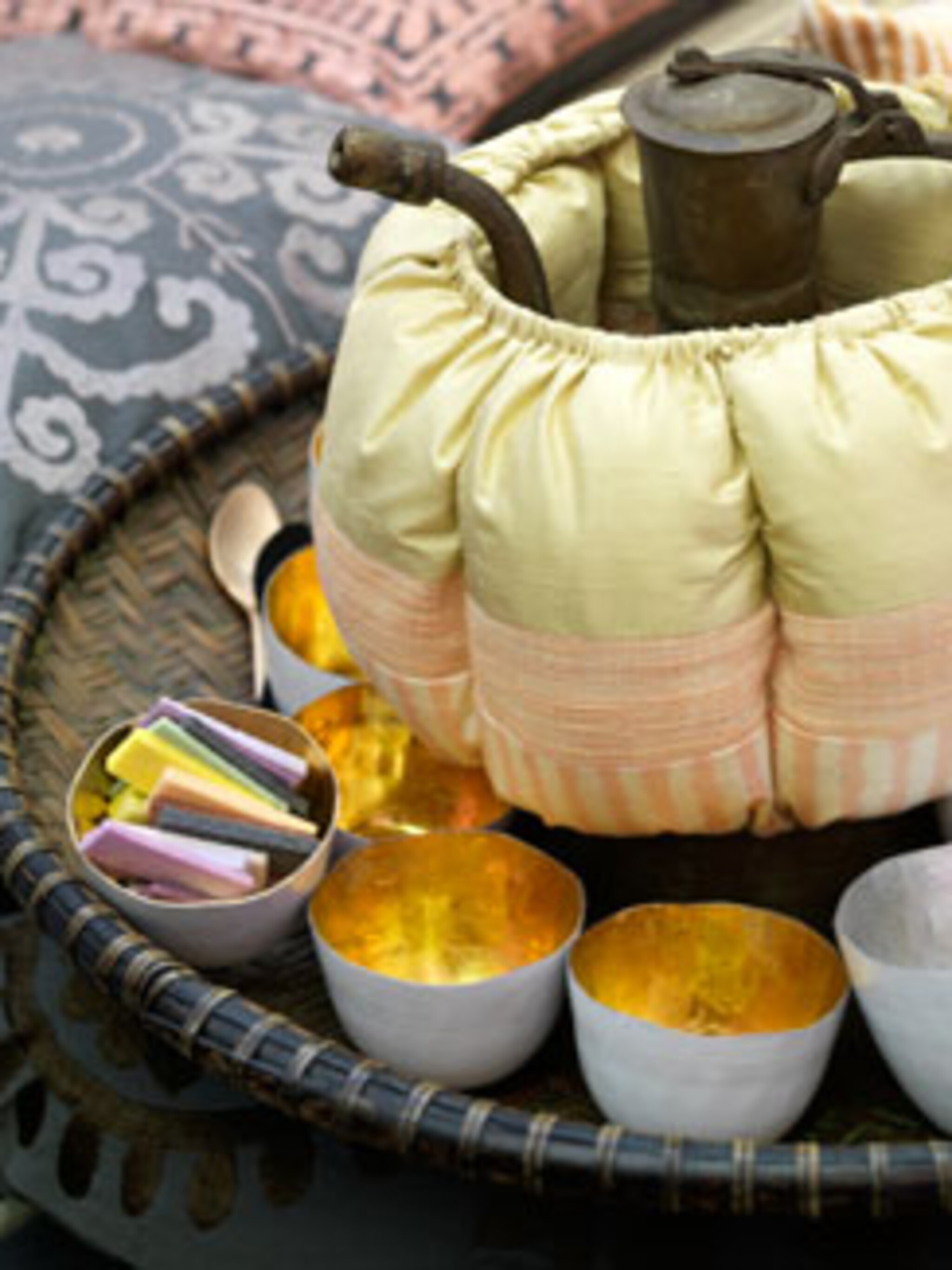 maak een theemuts van stofjes en kussenvulling