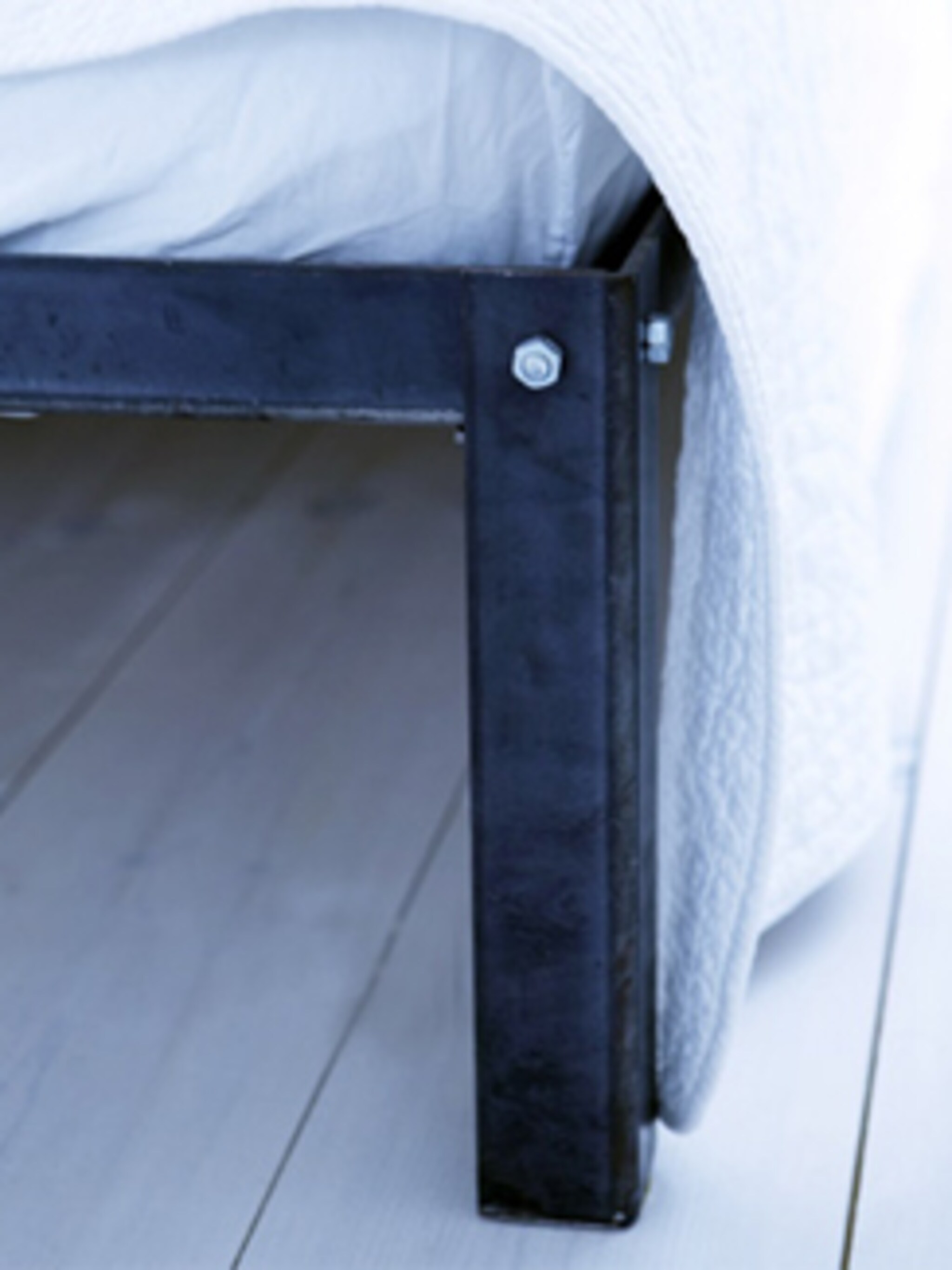 bed van metaal