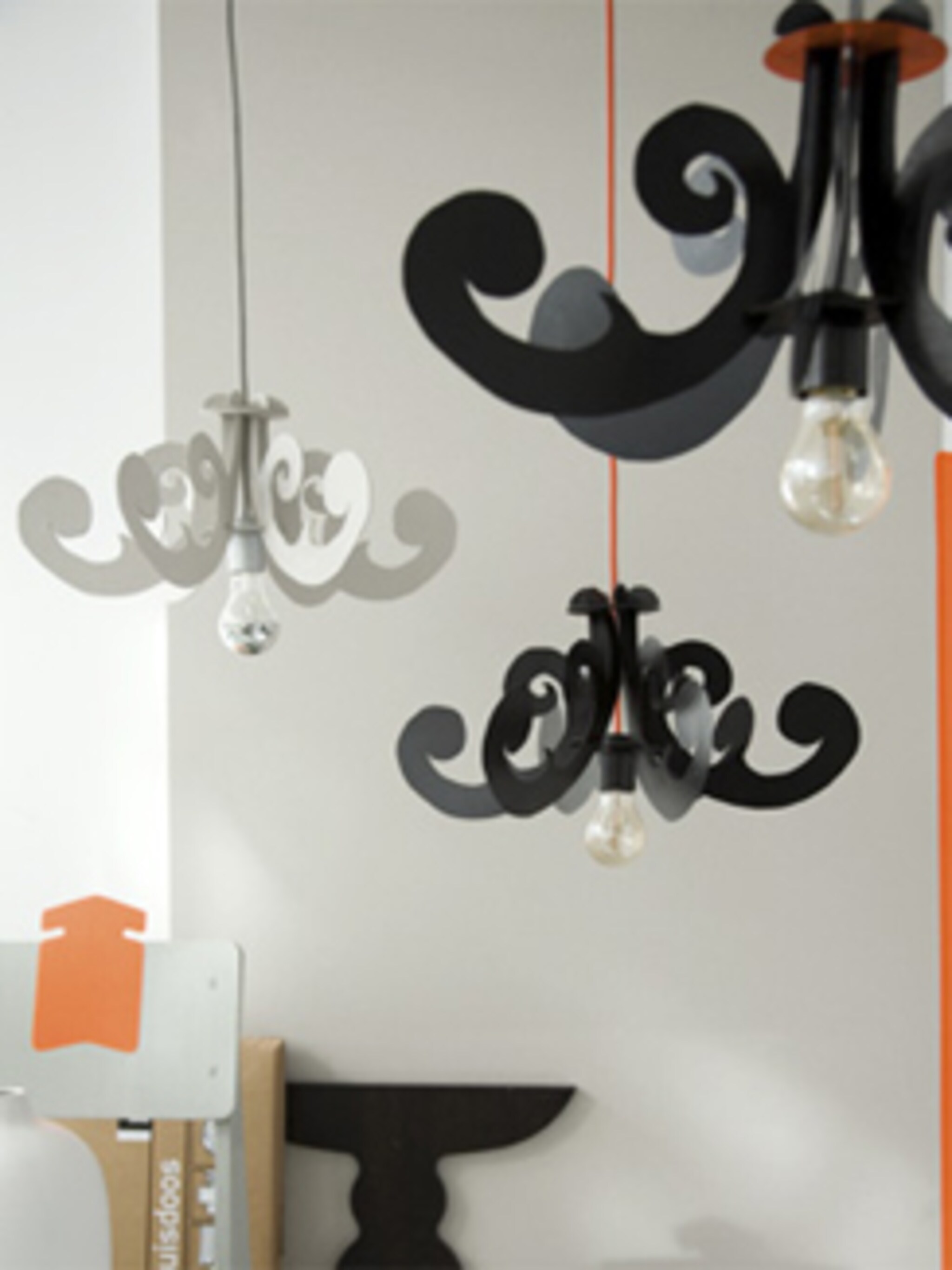 een kartonnen kroonluchter in 4 stappen