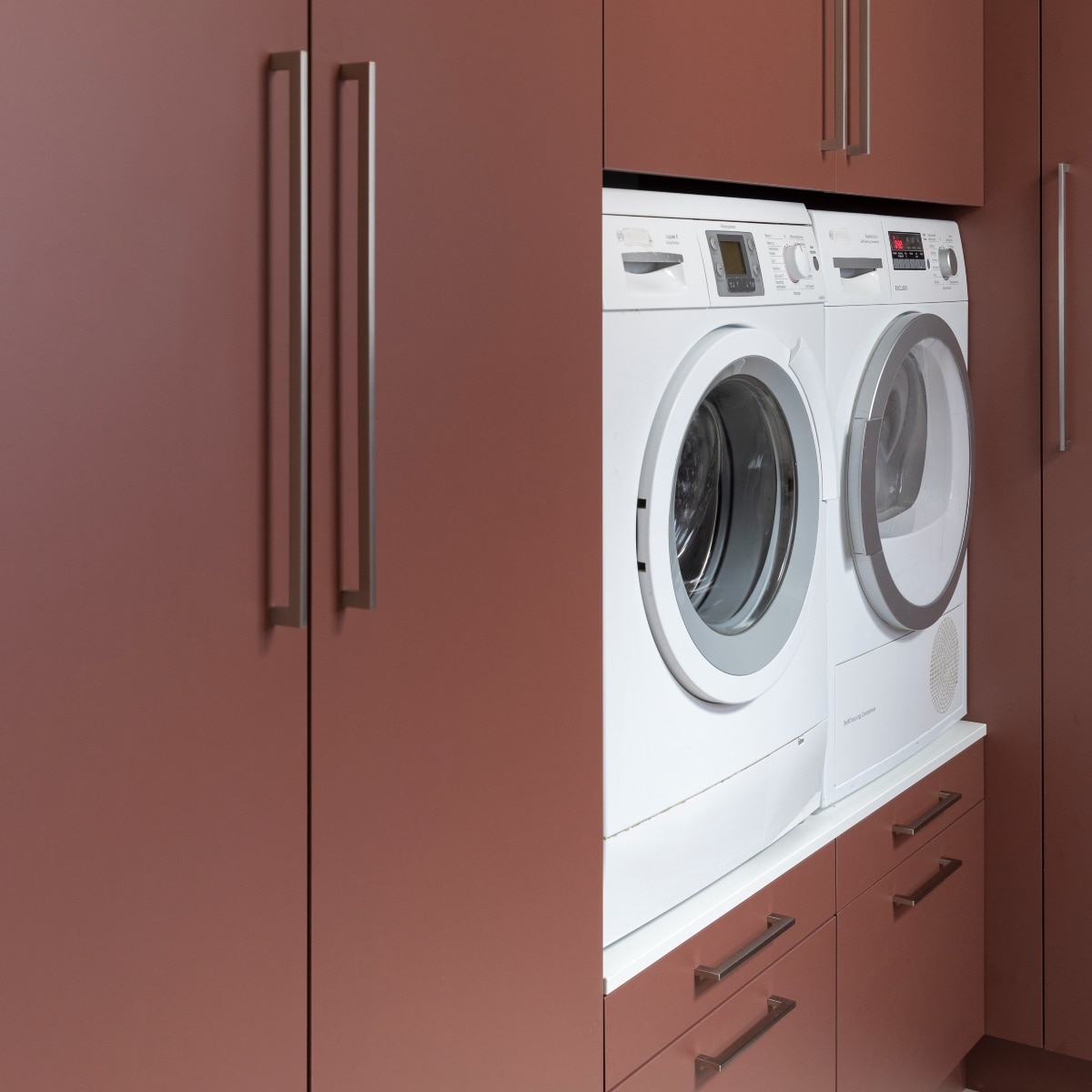 Ingebouwde wasmachine JA | vtwonen weer verliefd op je huis seizoen 13 | styling Fietje Bruijn, fotografie Margriet Hoekstra