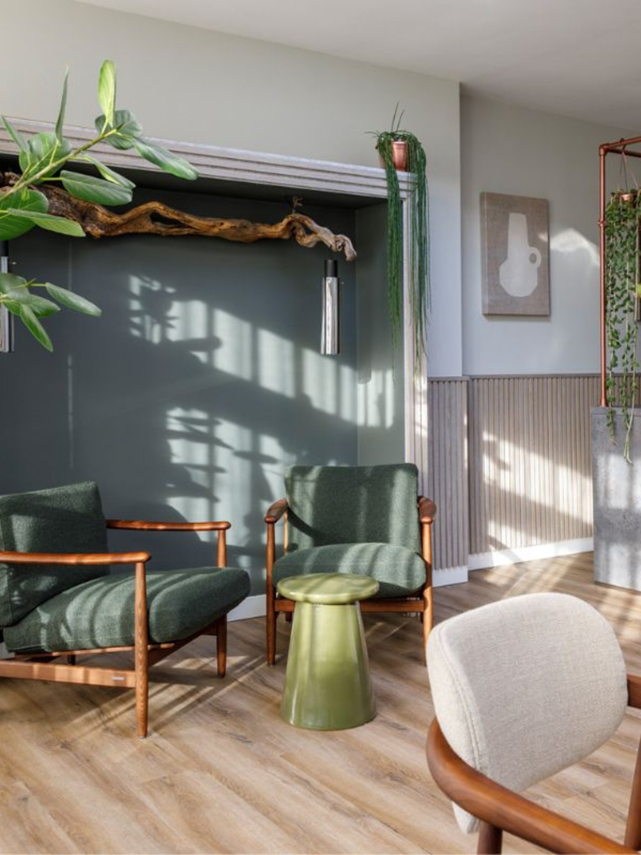 subtiel en sfeervol zo zetten vtwonen stylisten houten panelen in