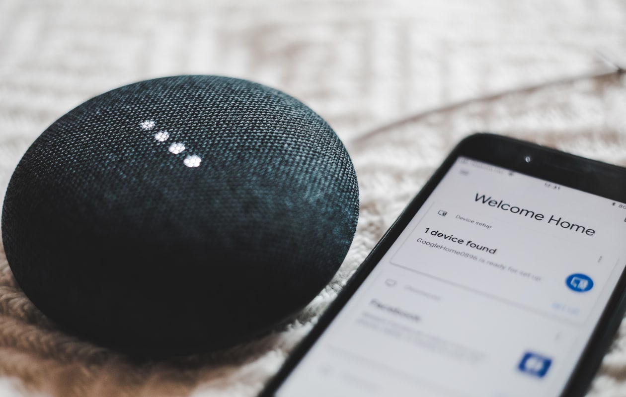 Wees slim en update je smart home-apparaten voordat je op vakantie gaat Unsplash