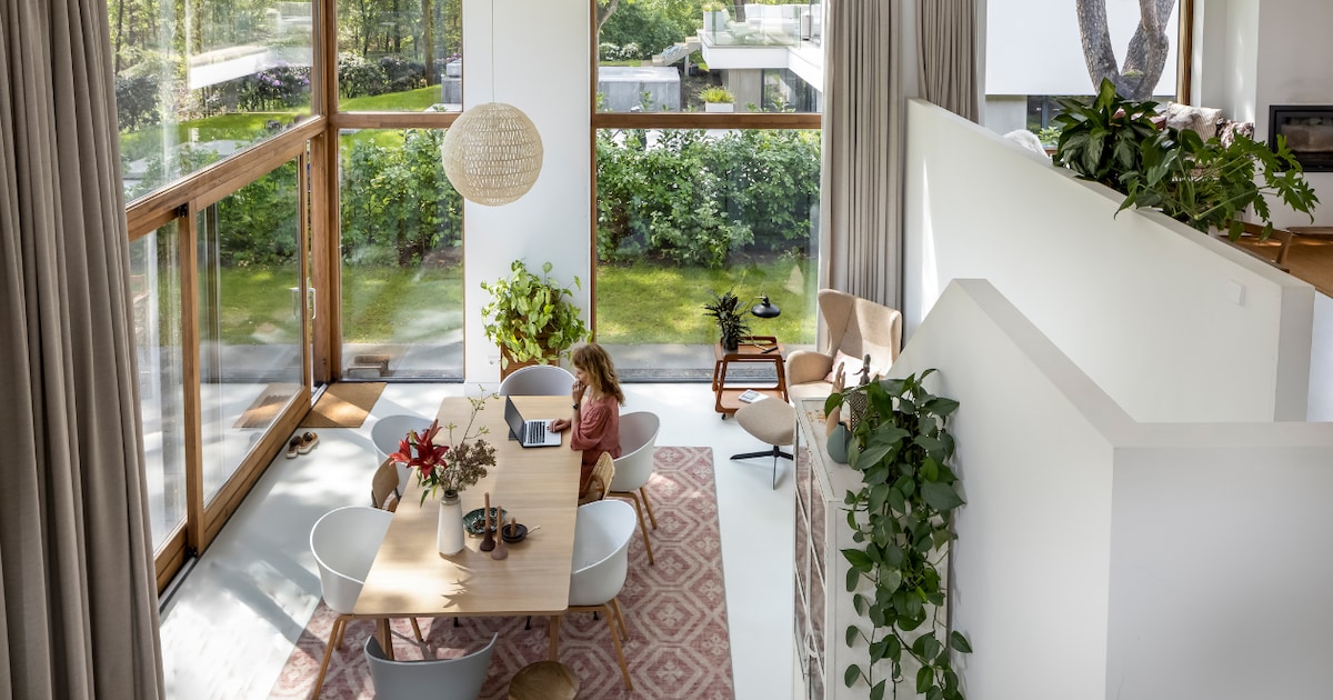 Binnenkijken in een duurzaam gebouwde houten villa