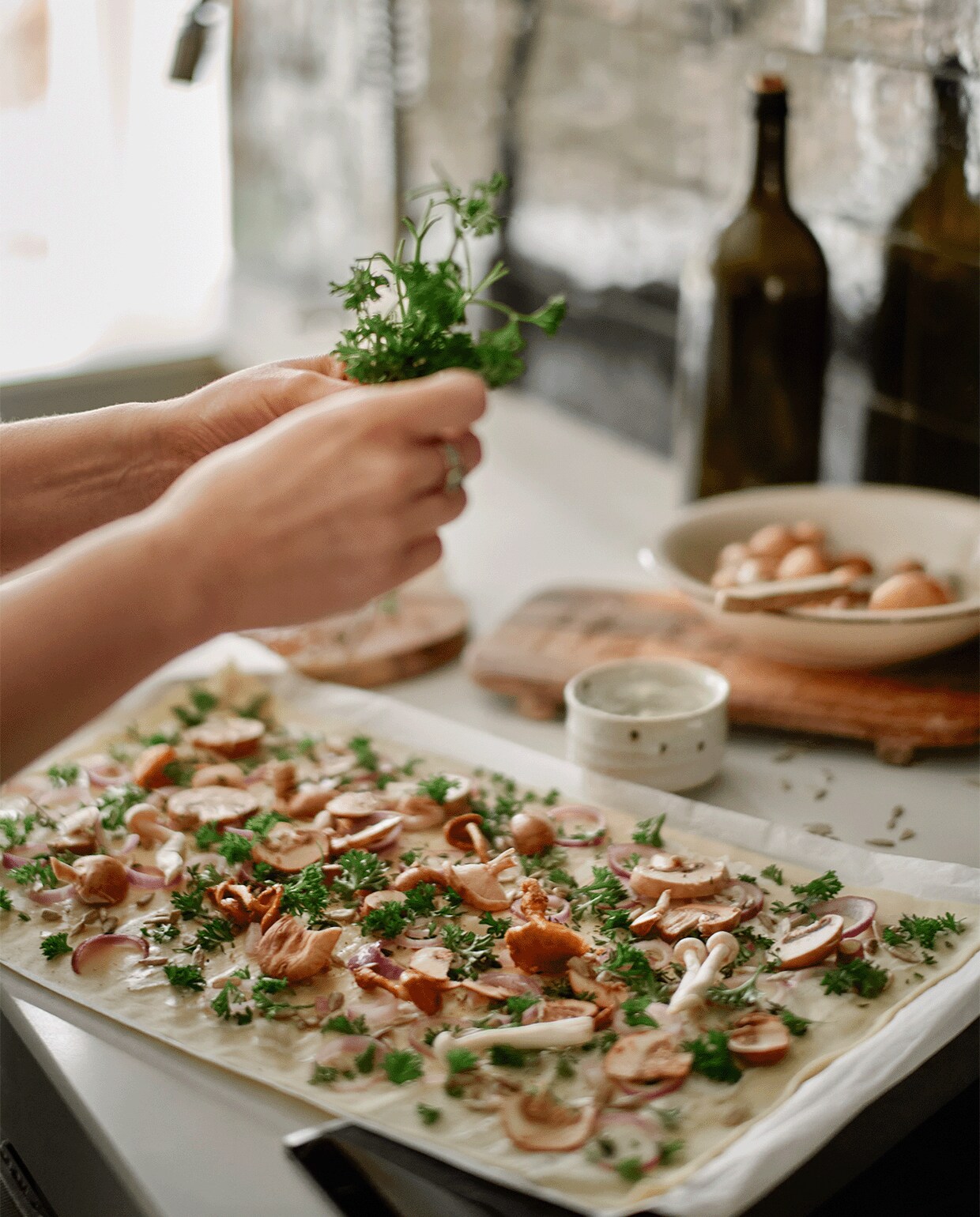chic meets stoer in deze stijlvolle keuken met linnen fronten