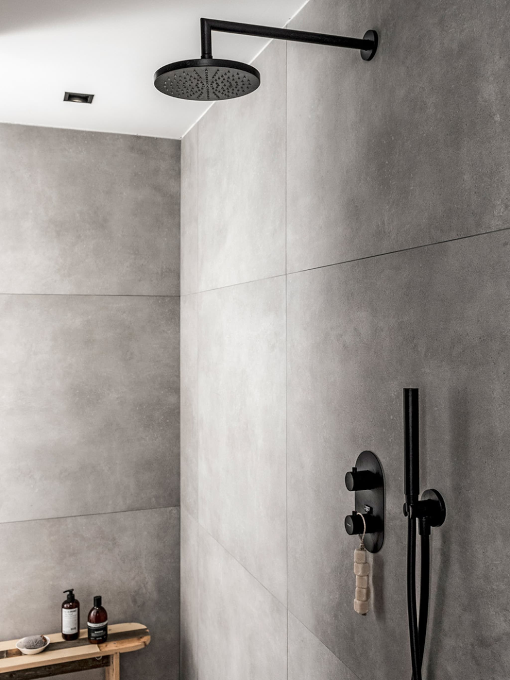 hoe schimmel plafond badkamer verwijderen