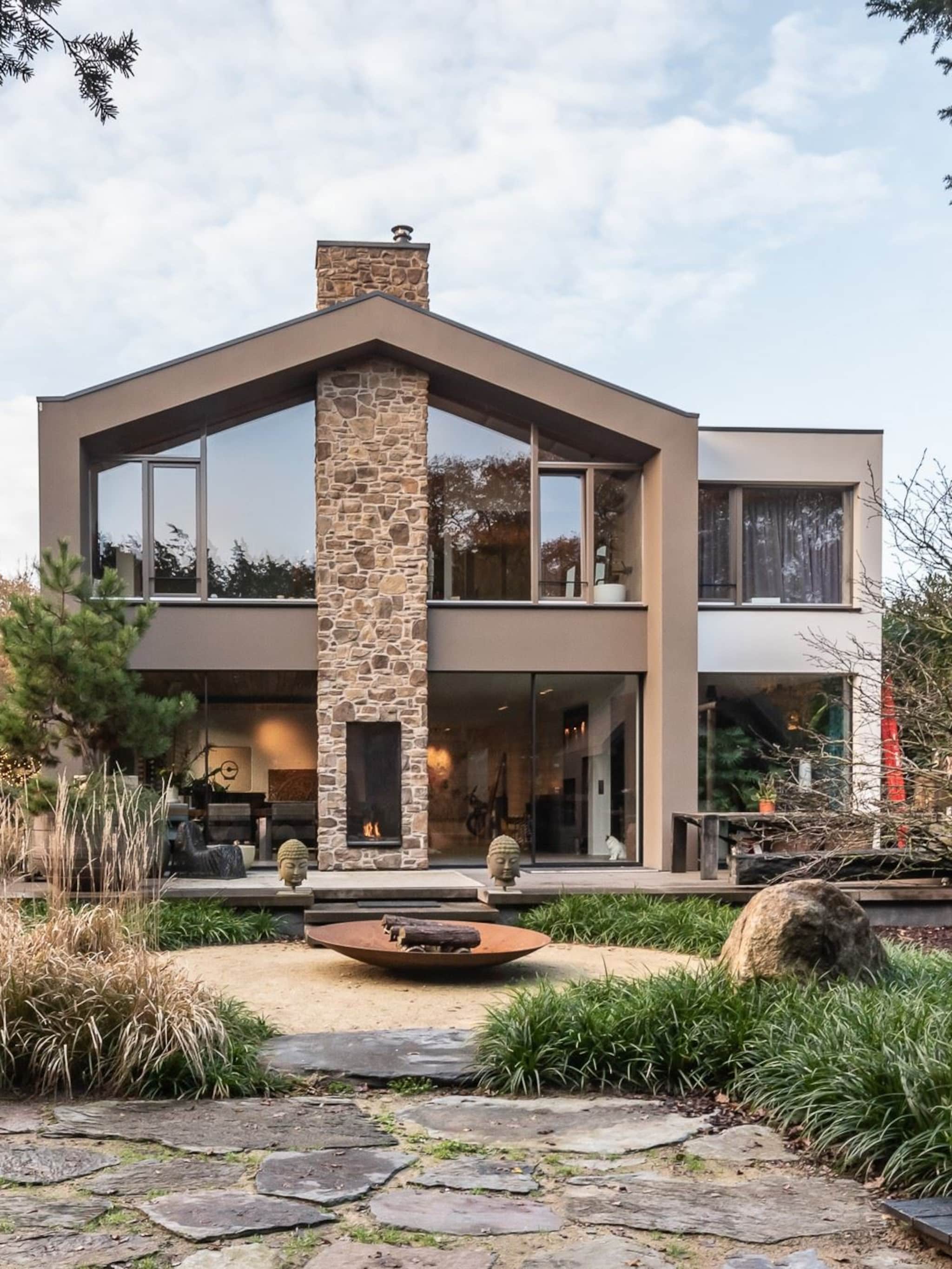 funda find architectonische villa in santpoort zuid