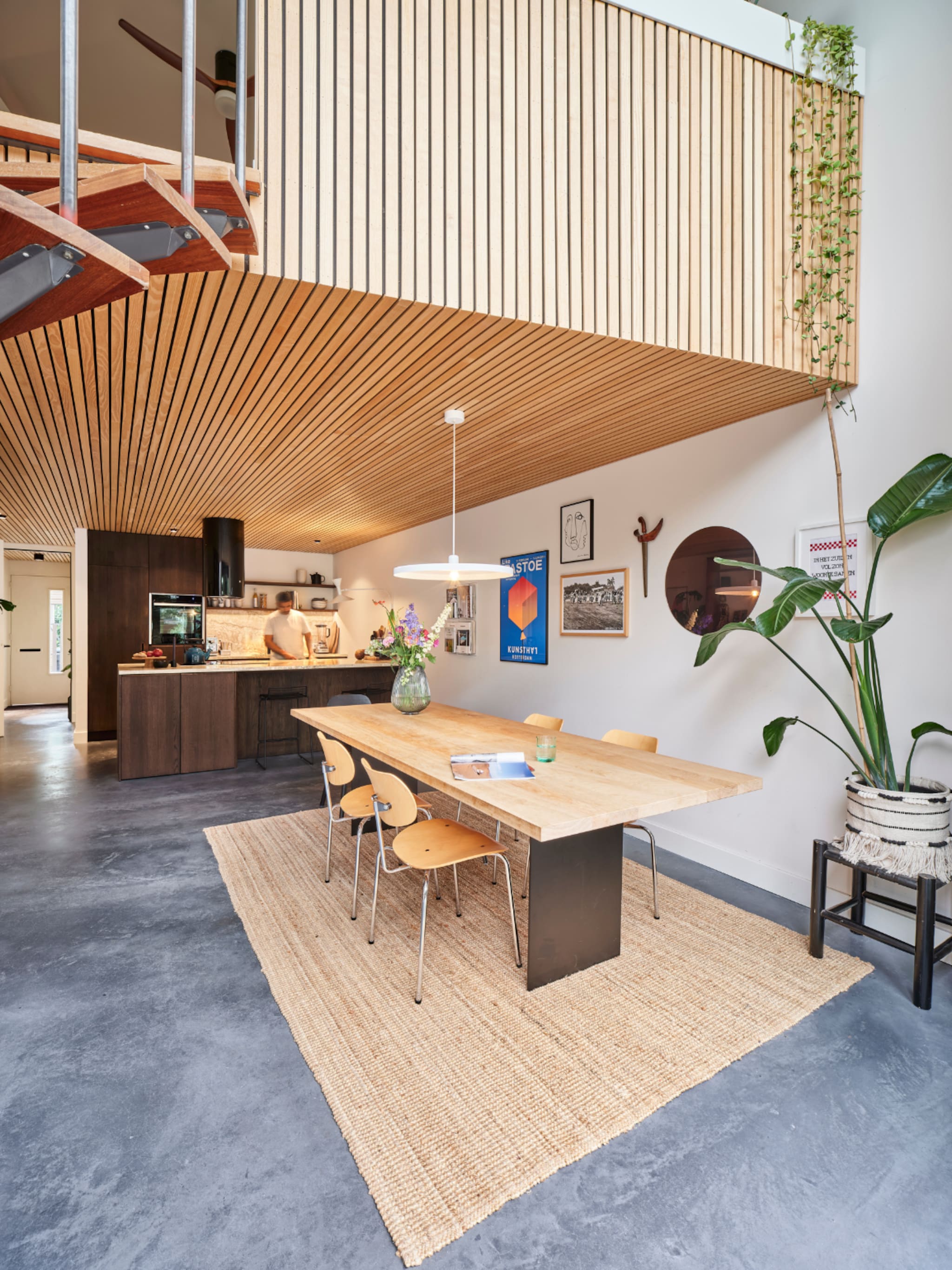 binnenkijken in woningen met houten panelen