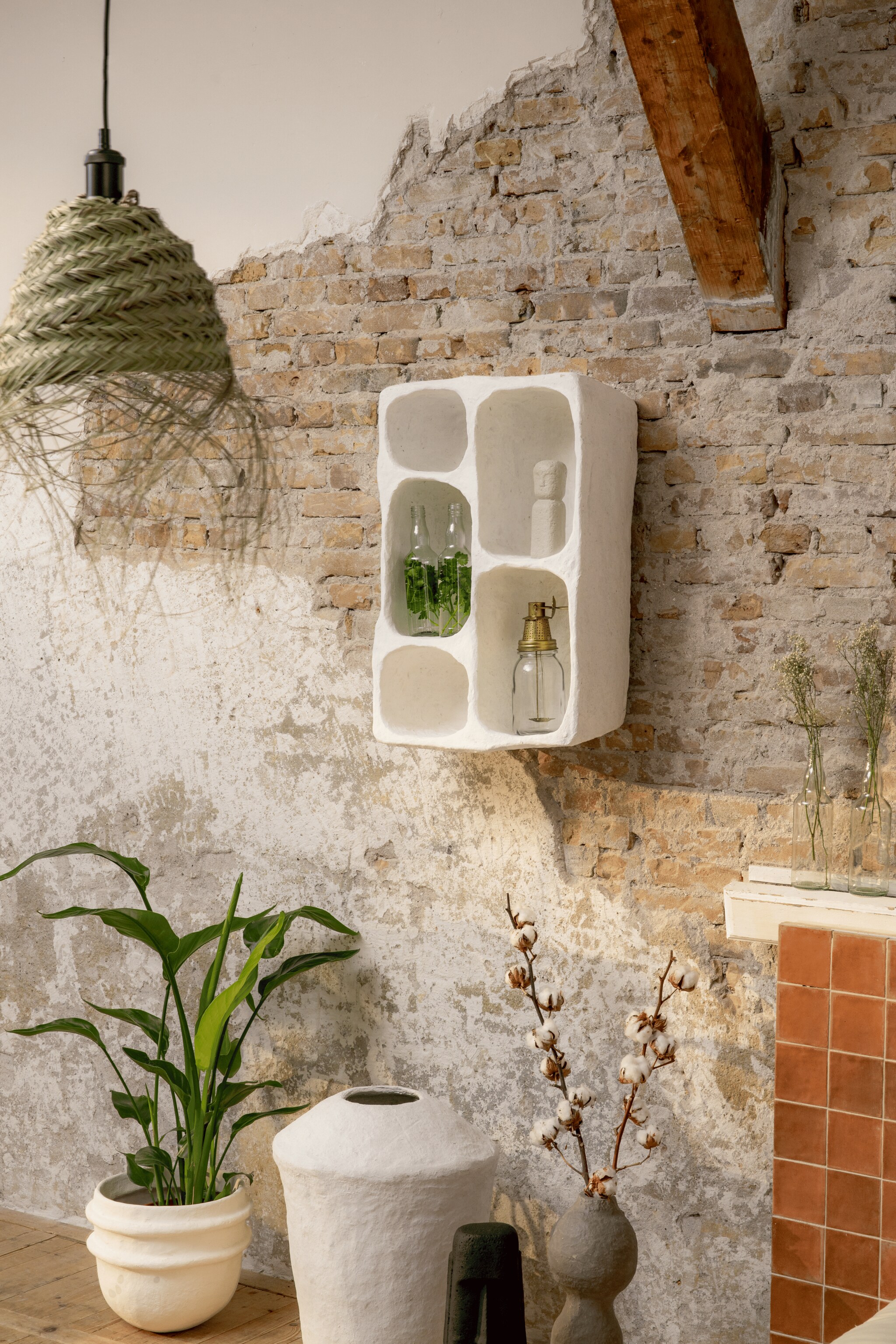 Wit wandkastje Clay - BePureHome € 129 (bij bol.com)