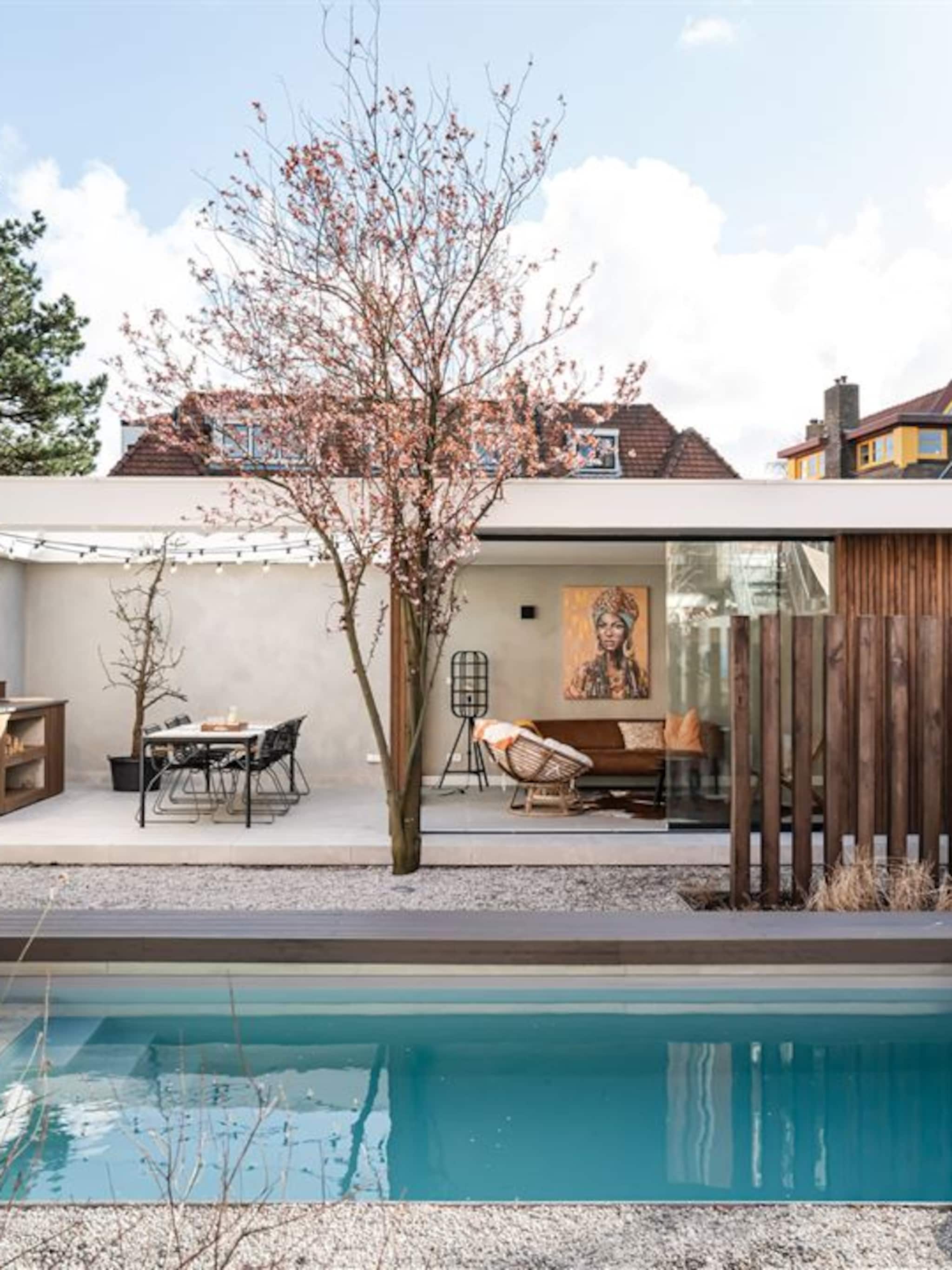 funda find instant vakantiegevoel in dit herenhuis met zwembad in de tuin