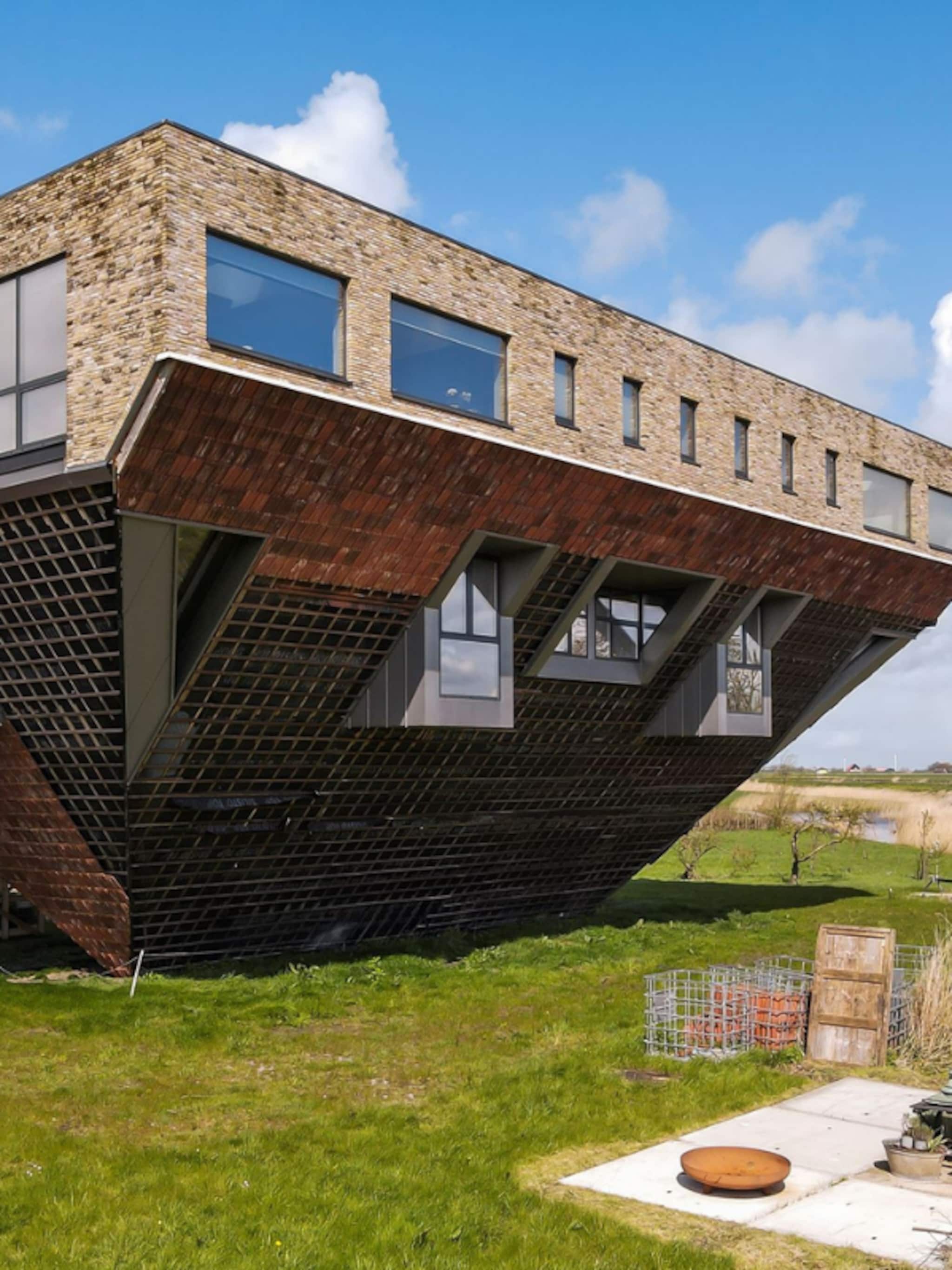 funda find ondersteboven van dit friese boerderij appartement