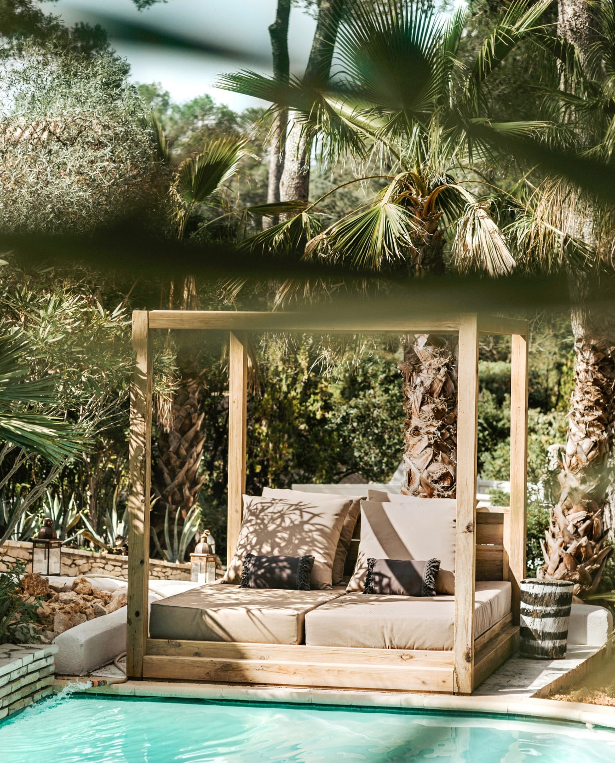 Daybed ontworpen en gemaakt in Marokko. Overig onbekend. vtwonen 06-2023 | productie Taverne Agency | styling Mari Strenghielm | fotografie Anna Malmberg