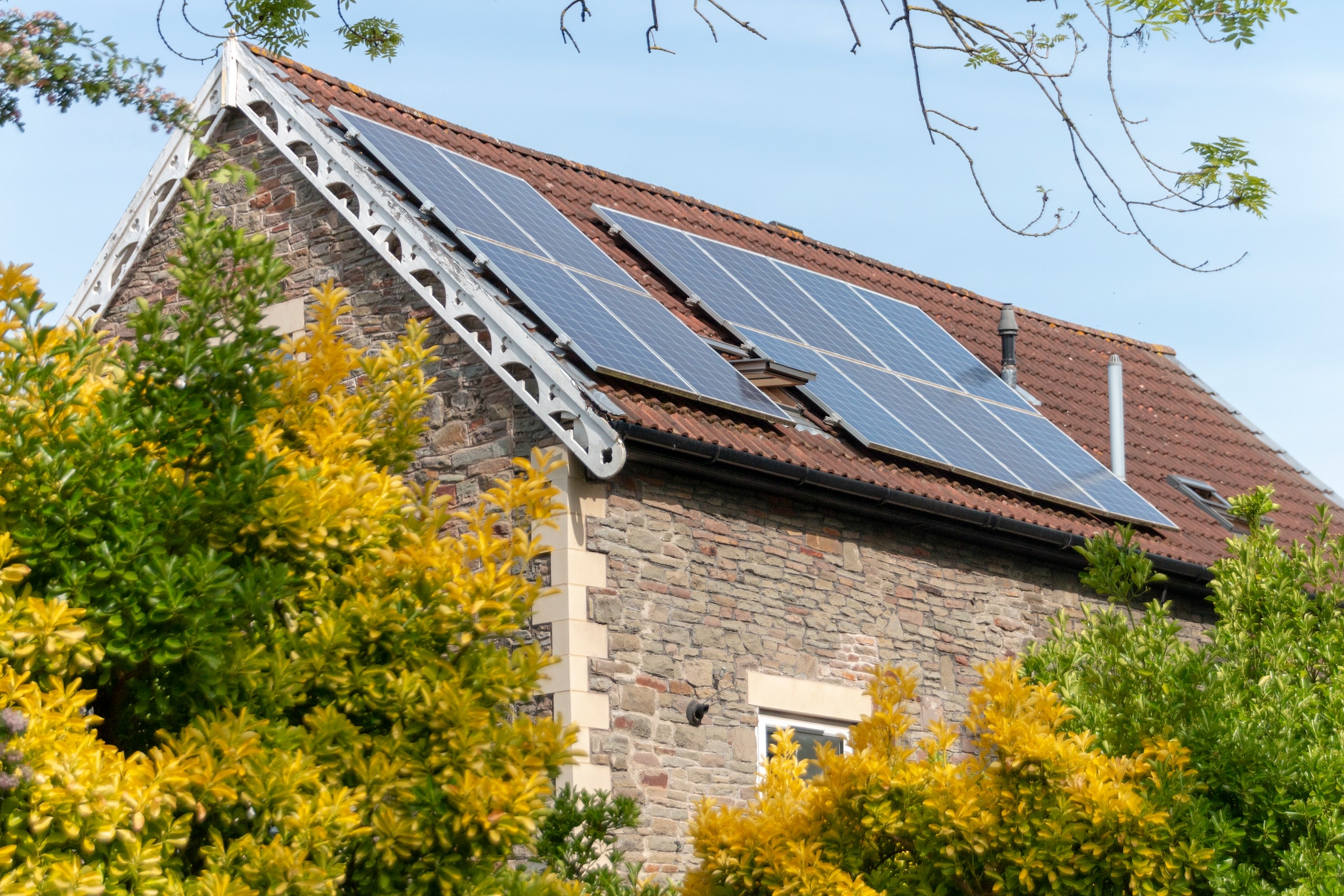 Volgens onderzoek doen zonnepanelen het beter bij bewolking dan bij volle zon Getty Images/iStockphoto