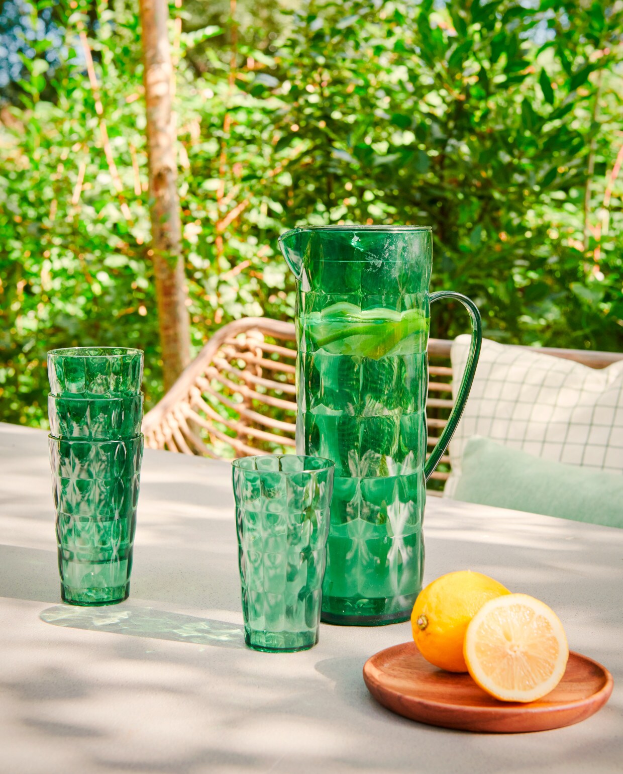 van ibiza vibes tot japandi gevoel met deze items maak je van de tuin een zomers paradijs