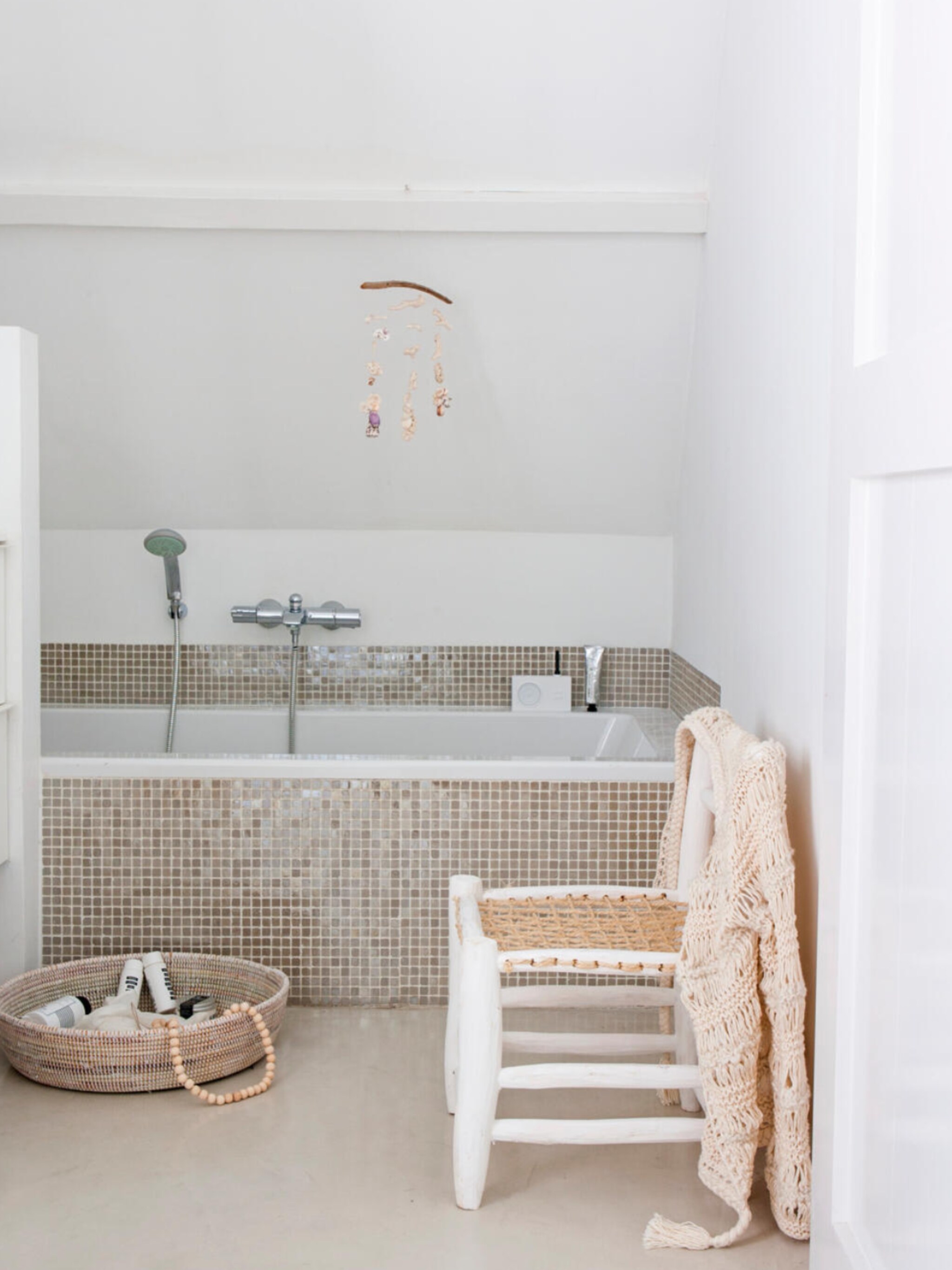 dompel je onder in luxe met een hoekbad in de badkamer