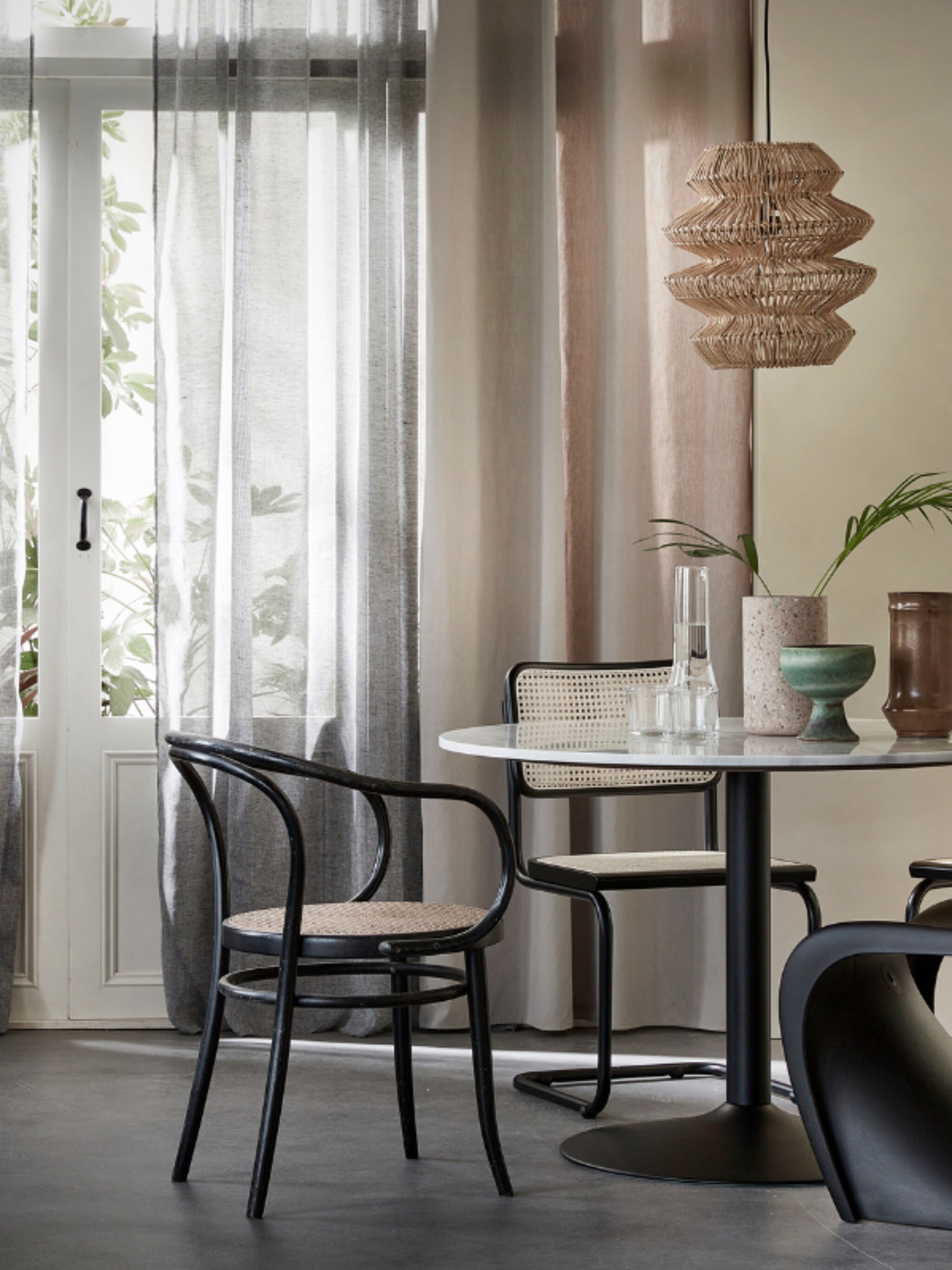 hoe is het mogelijk kleine woonkamer met eetgedeelte inrichten