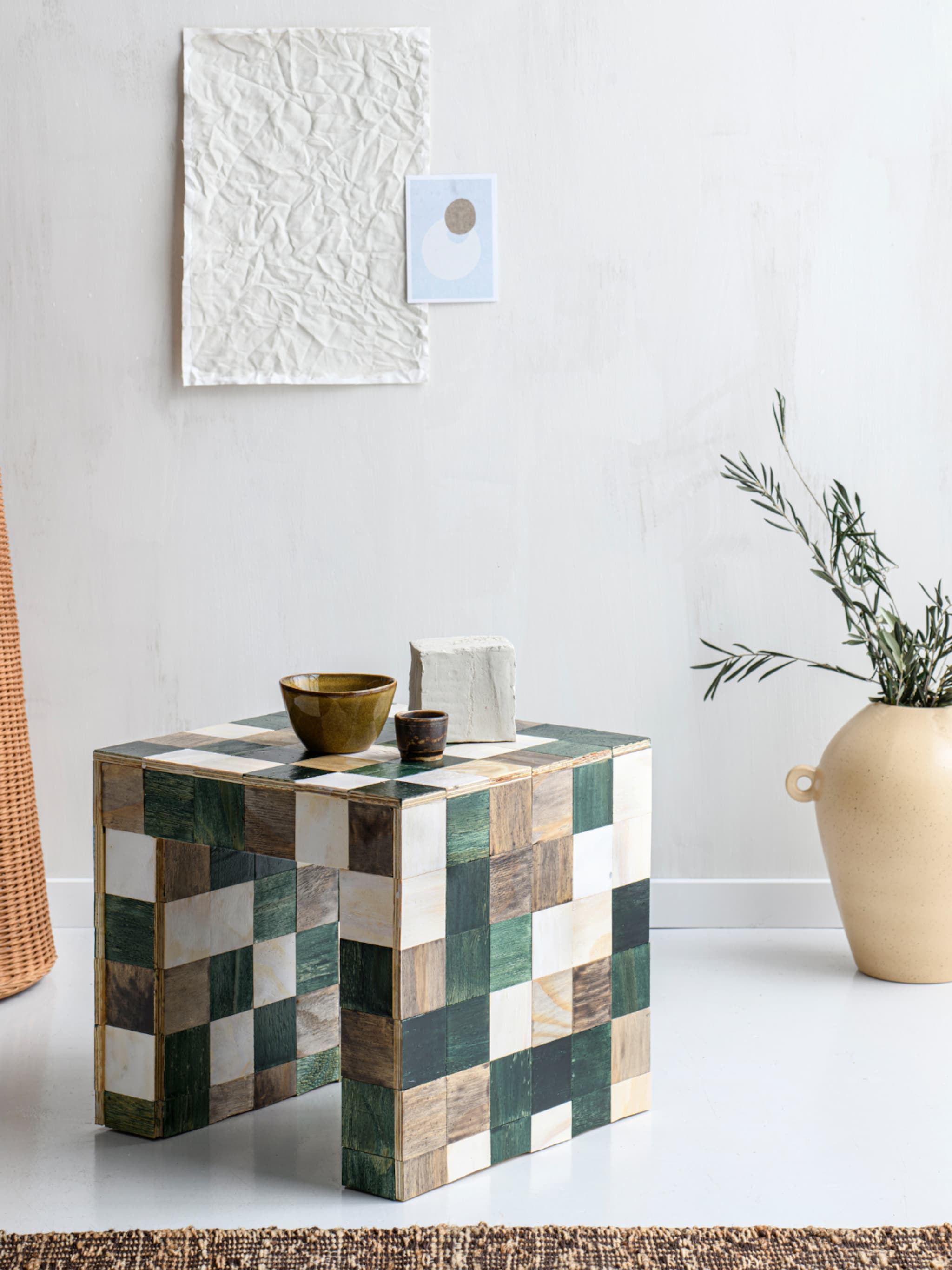 ikea hack maak van een basic bijzettafel een eyecatcher met houten tegels