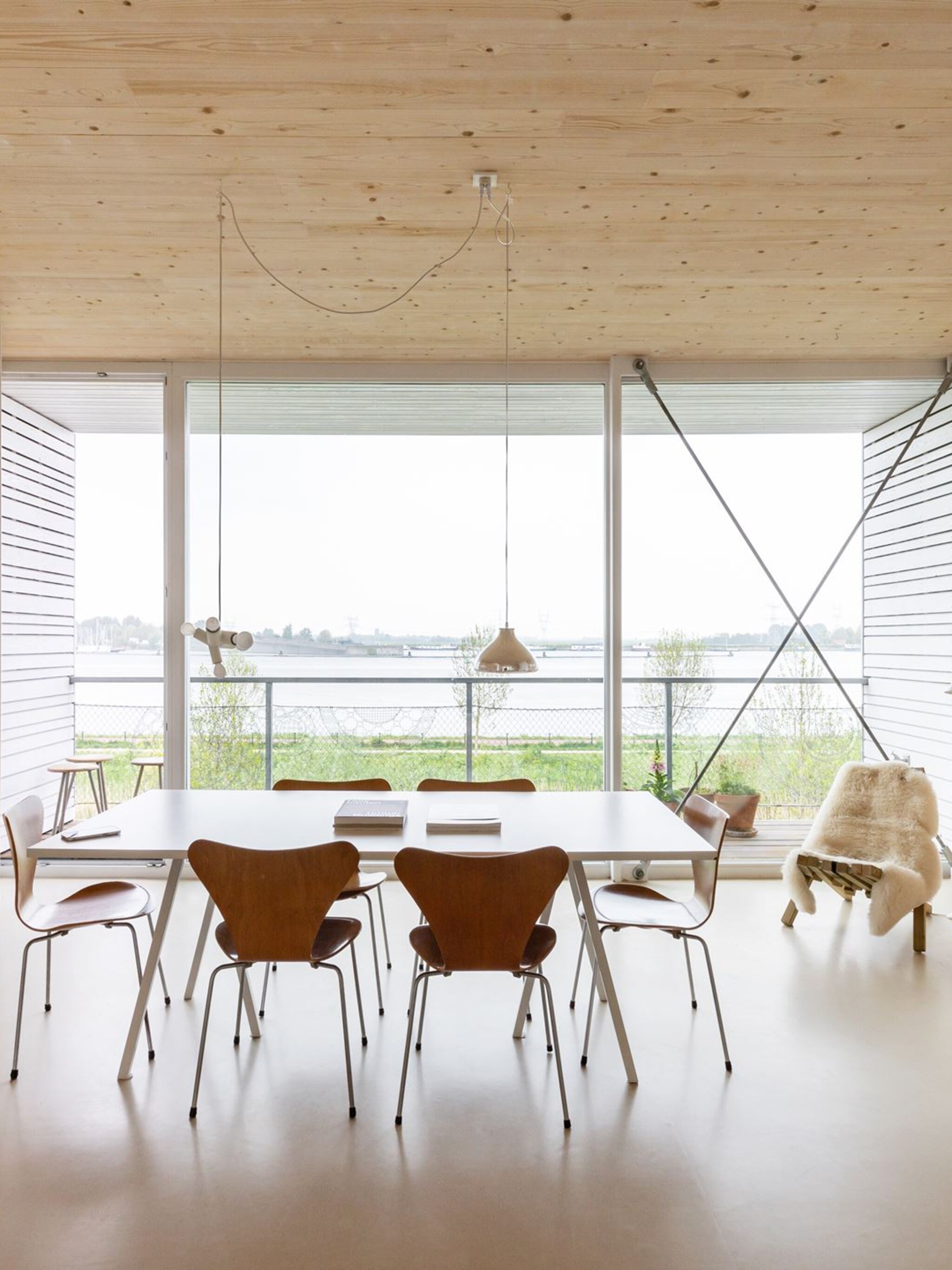 funda find tussenwoning vol hout met uitzicht over het ij