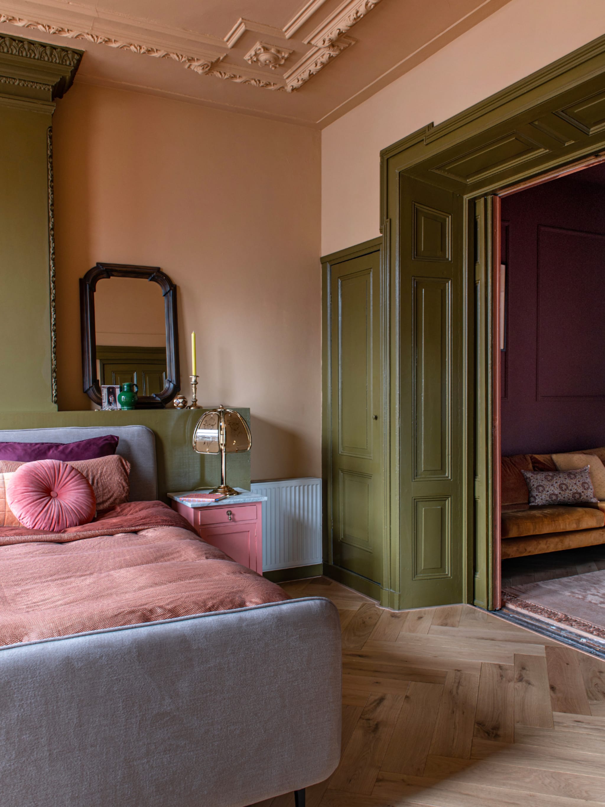 binnenkijken kleurrijk appartement amsterdam