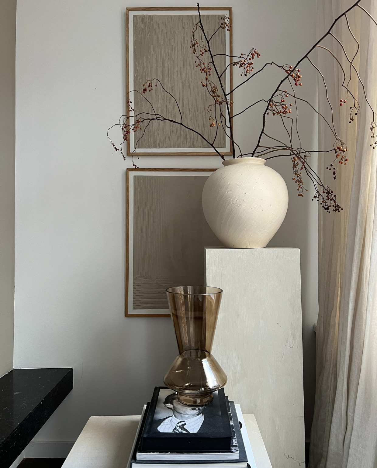 Bolvaas Zara home. Glazen vaas Present Time. Wanddecoratie zelfgemaakt. Overig onbekend. Klaas Hogeweg