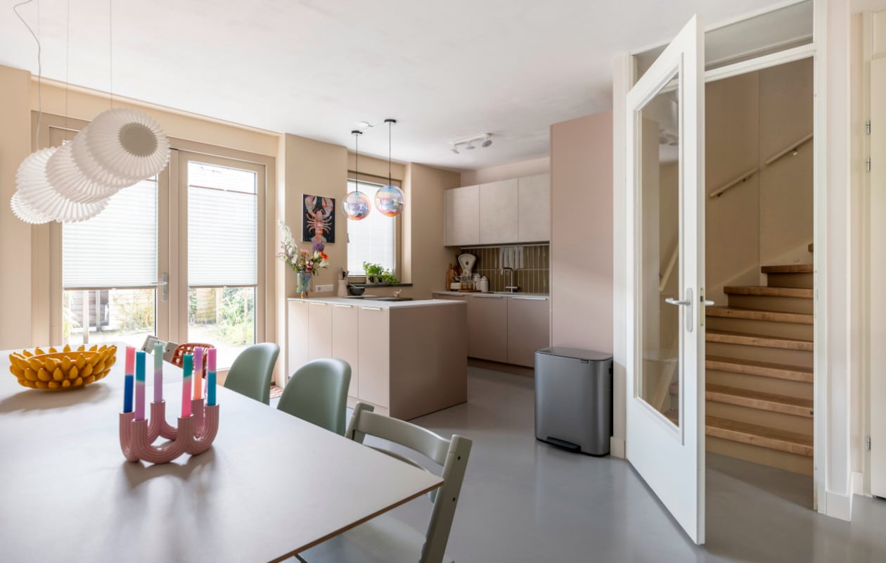 van de muren tot de meubels en de trap zo creeer je een warme sfeer in huis