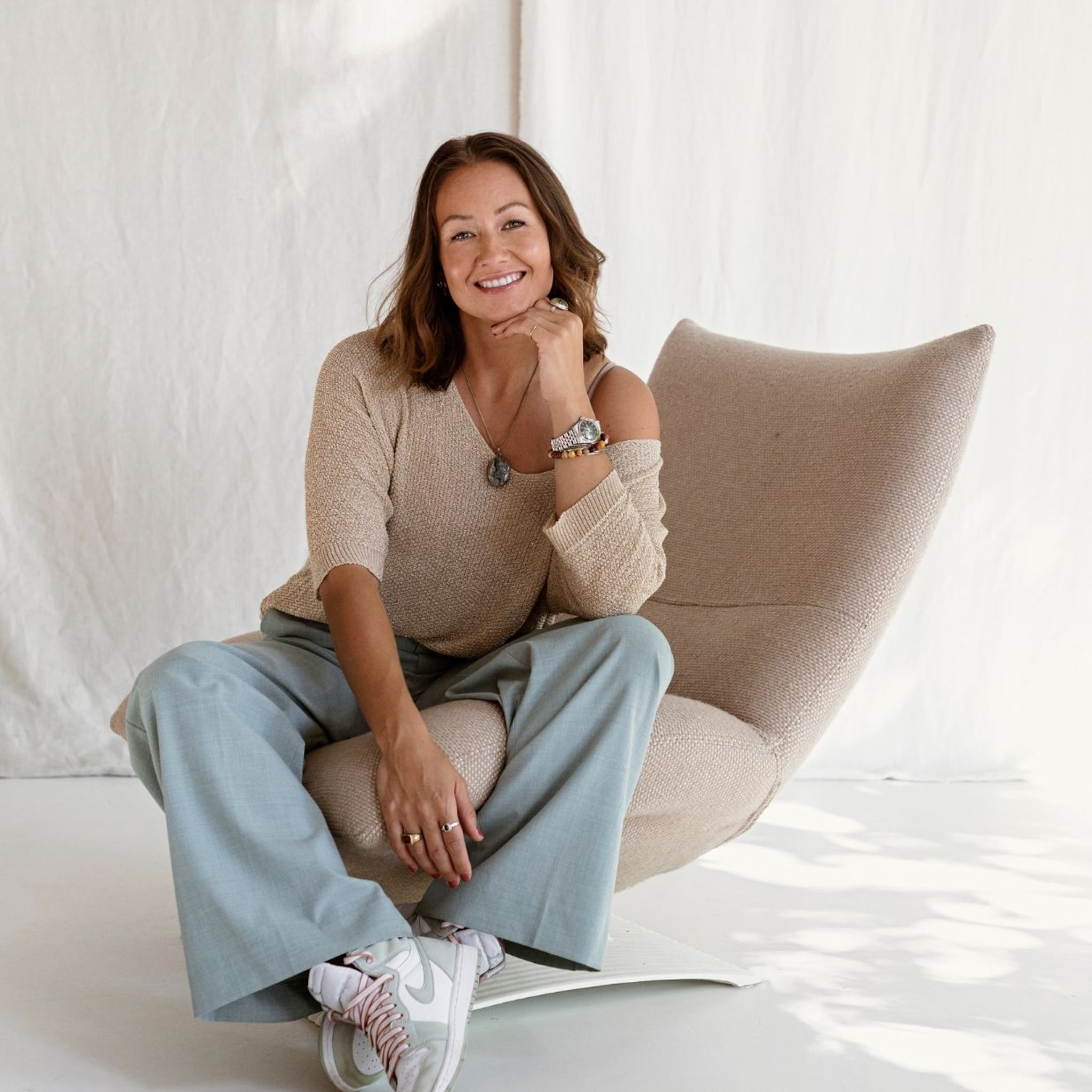 sneak peek met neutralen en verschillende tinten roze brengt stylist eva warmte in badhoevedorp