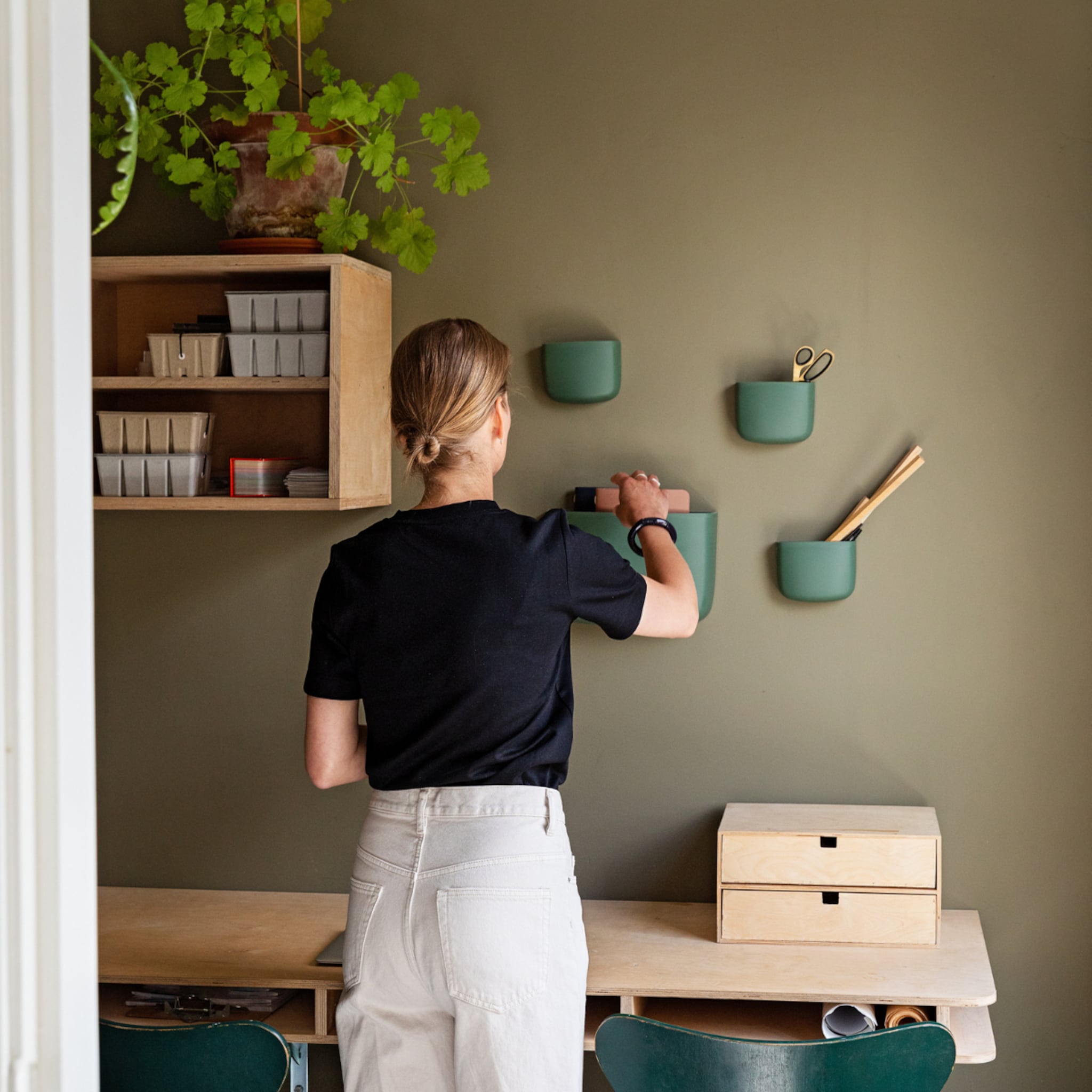 gestucte muur verven schoonmaken voorstrijken