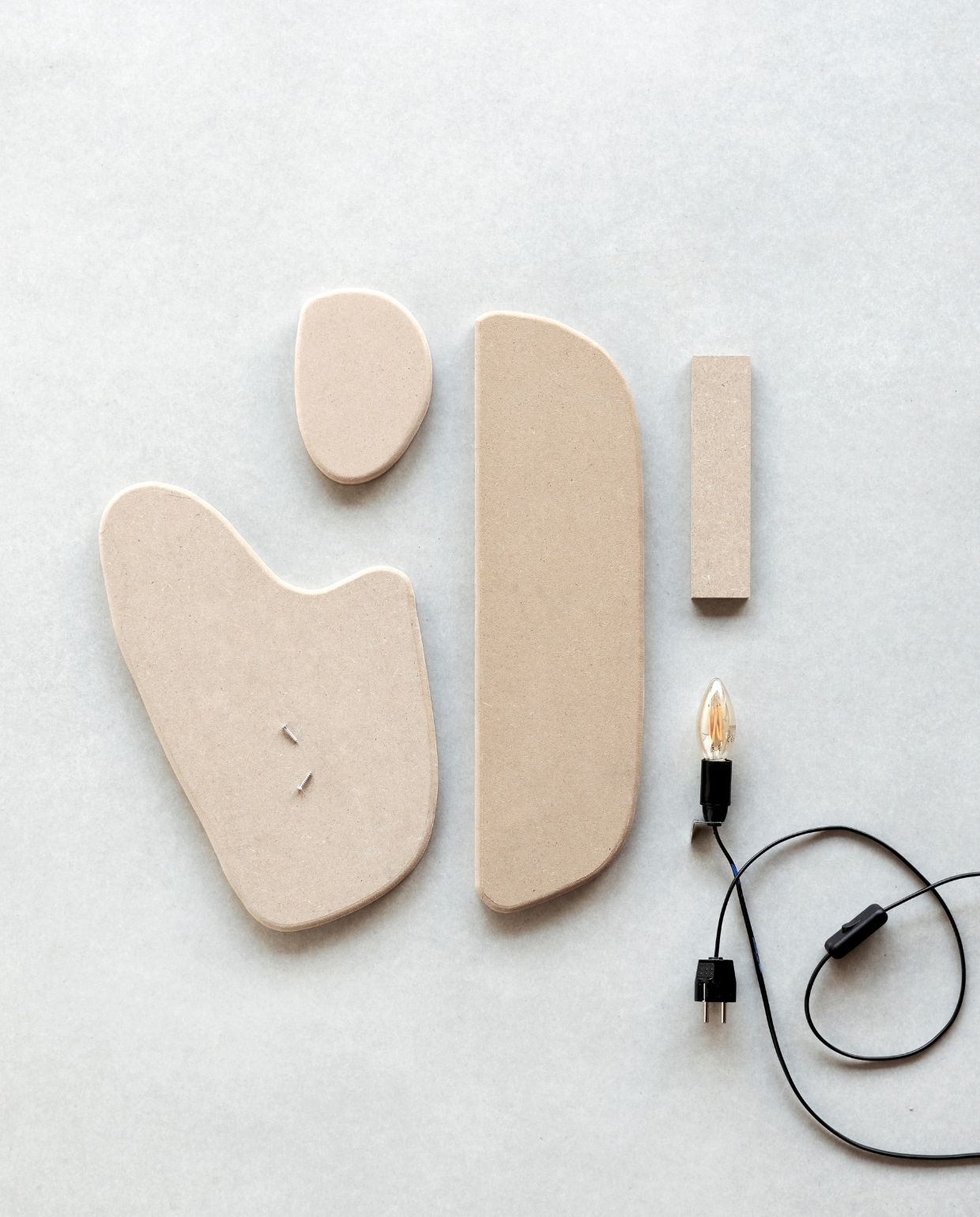 Onderdelen van losse mdf-platen van 18 mm dik. vtwonen special DIY 07 | styling Sanne Ketelaar | fotografie Sjoerd Eickmans | assistentie Esmee Jacké