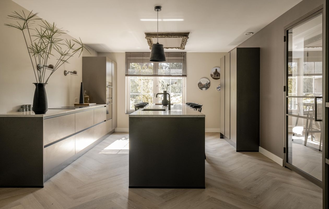 Weer verliefd op je huis aflevering 3 seizoen 19 - Frans in Den Haag - keuken Weer verliefd op je huis aflevering 3 seizoen 19 | styling Frans Uyterlinde | fotografie Sonja Velda