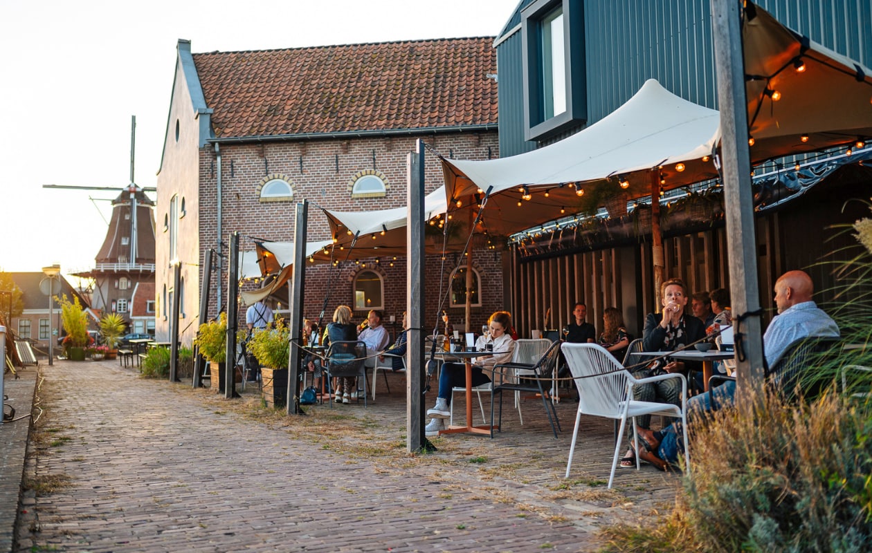 Restaurant Sukade vtwonen bijlage hotspots 08-2023 | productie Linda Korsten, Marleen Brekelmans (Bijzonder Plekje)