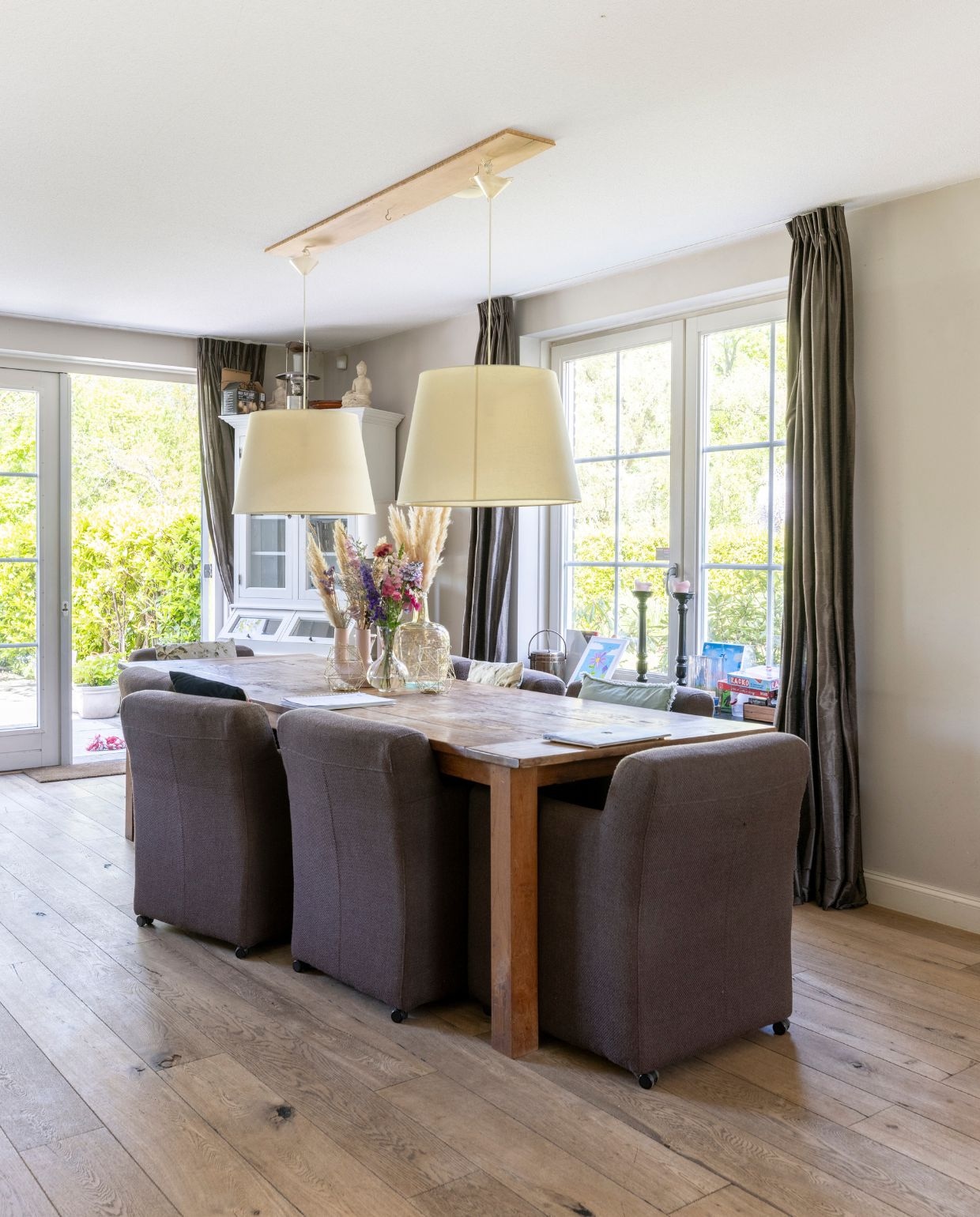 Weer verliefd op je huis aflevering 3 seizoen 19, Frans in Den Haag, oude eethoek Weer verliefd op je huis aflevering 3 seizoen 19 | styling Frans Uyterlinde | fotografie Sonja Velda