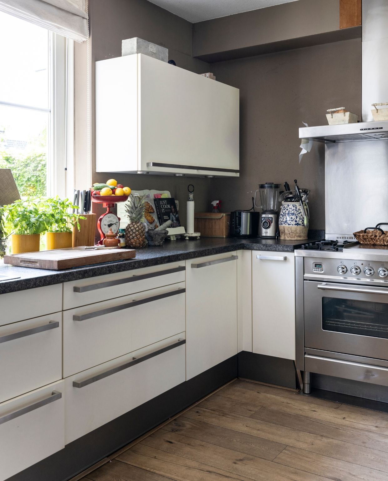 Weer verliefd op je huis aflevering 3 seizoen 19, Frans in Den Haag, oude keuken Weer verliefd op je huis aflevering 3 seizoen 19 | styling Frans Uyterlinde | fotografie Sonja Velda