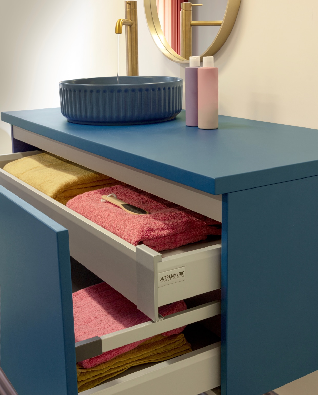 doei wit dit doet kleur in de badkamer en zo pas je het toe
