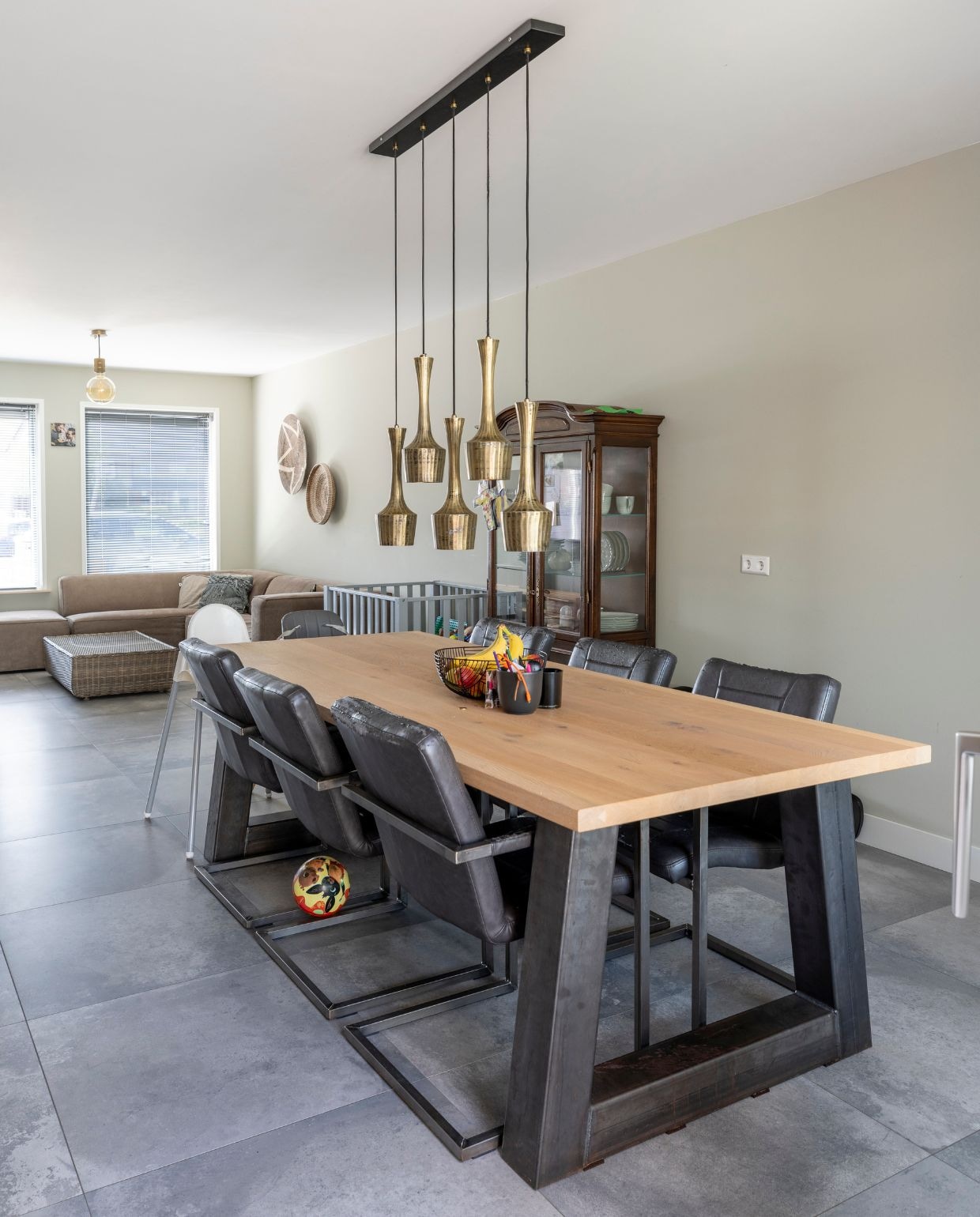 Weer verliefd op je huis aflevering 5 seizoen 19, oude eethoek Weer verliefd op je huis aflevering 5 seizoen 19 | styling Liza Wassenaar | fotografie Sonja Velda