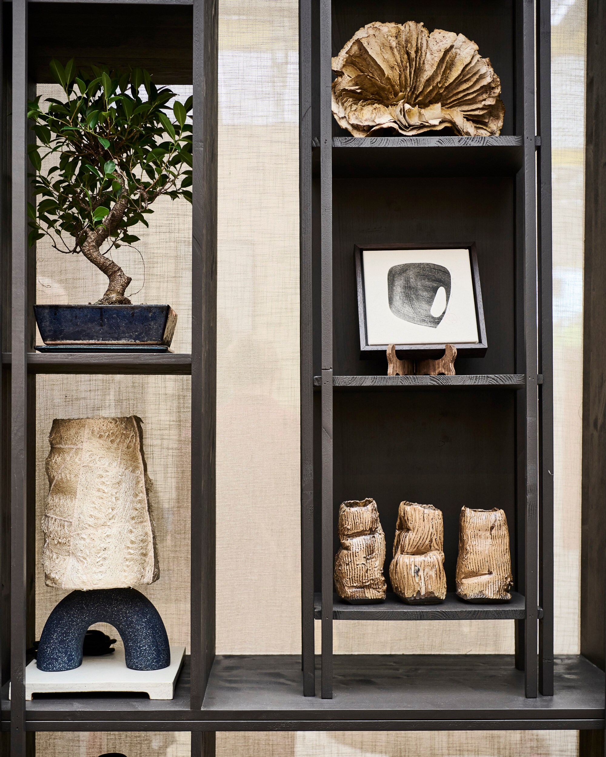 vt wonen&amp;design beurs 2023 Midnight Japandi van Liza vtwonen | Fotografie Sjoerd Eickmans, styling Liza Wassenaar