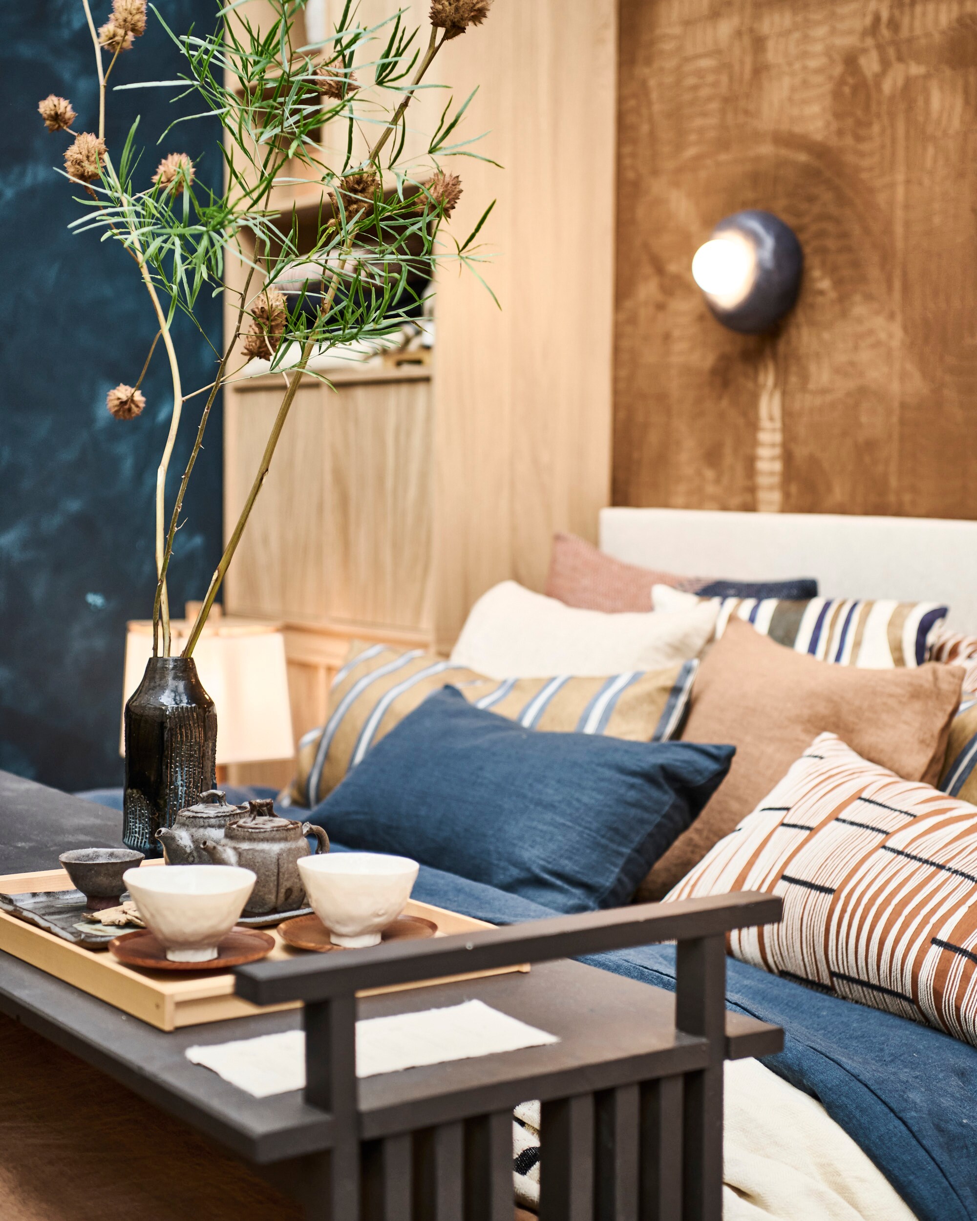 vt wonen&amp;design beurs 2023 Midnight Japandi van Liza vtwonen | Fotografie Sjoerd Eickmans, styling Liza Wassenaar