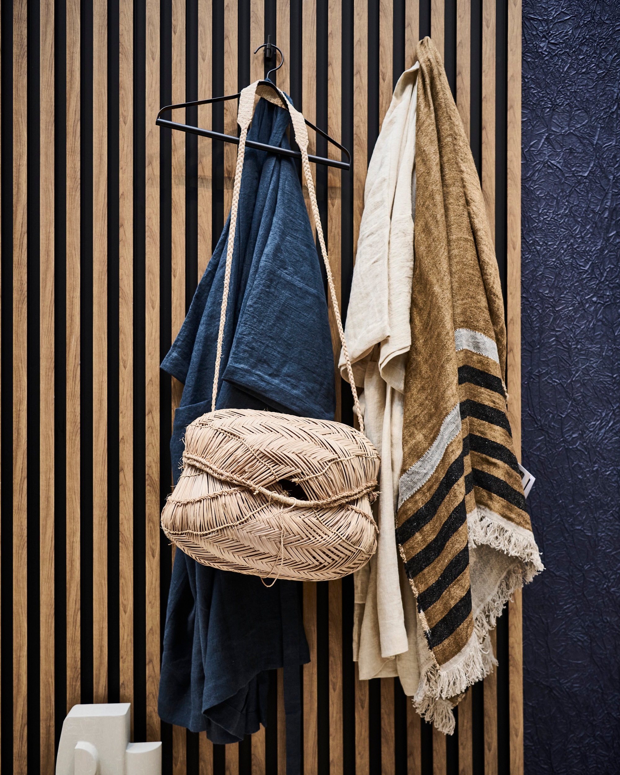 vt wonen&amp;design beurs 2023 Midnight Japandi van Liza vtwonen | Fotografie Sjoerd Eickmans, styling Liza Wassenaar