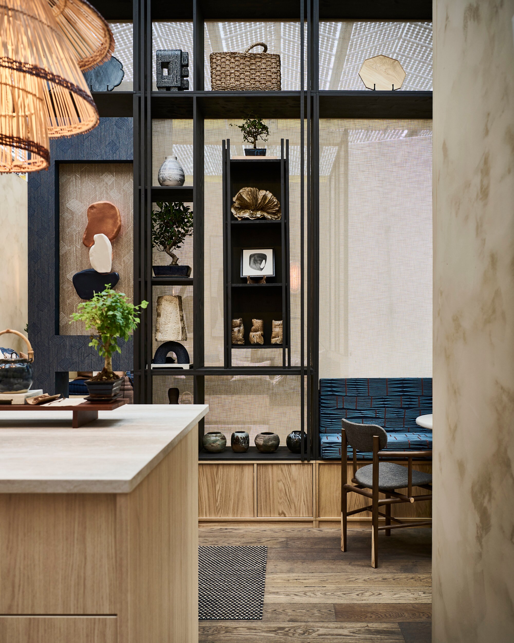 vt wonen&amp;design beurs 2023 Midnight Japandi van Liza vtwonen | Fotografie Sjoerd Eickmans, styling Liza Wassenaar
