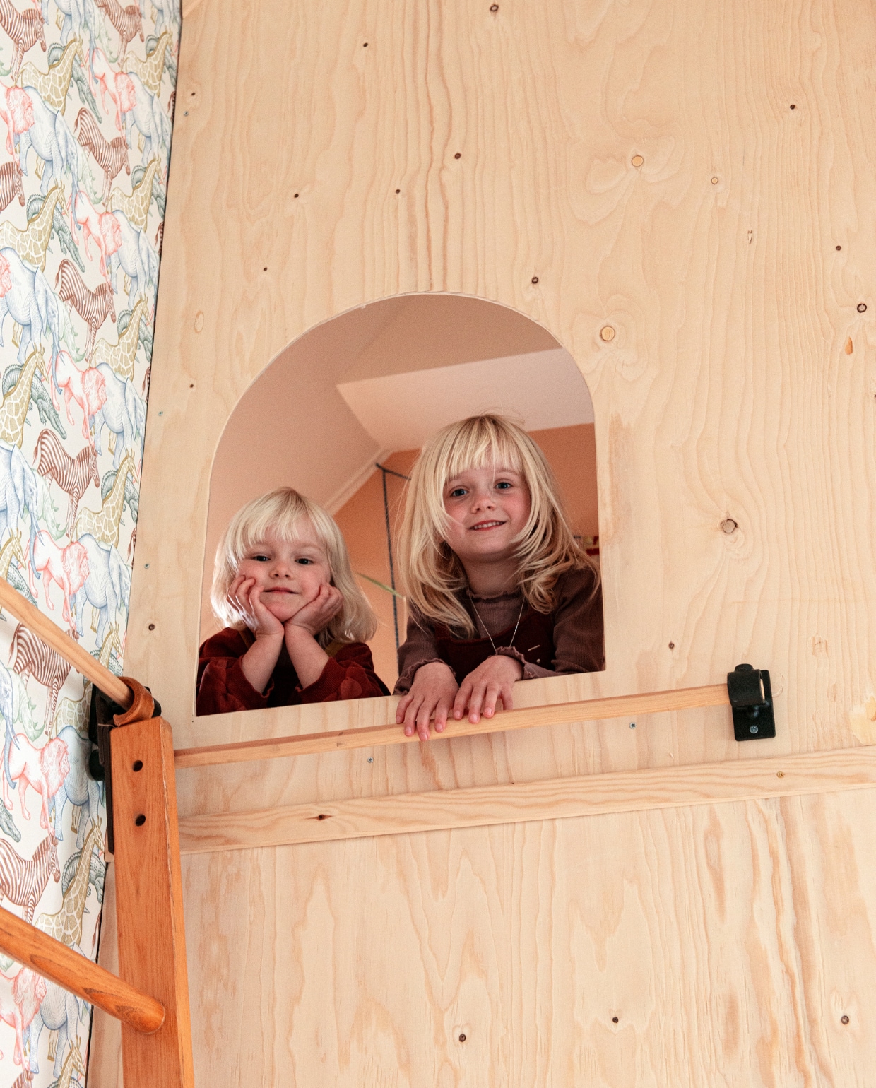 Lova Lis en Nève Noé vtwonen special kidsbijlage 13-2021 | productie de binnenkijkers | styling jeske weel | fotografie caroline coehorst