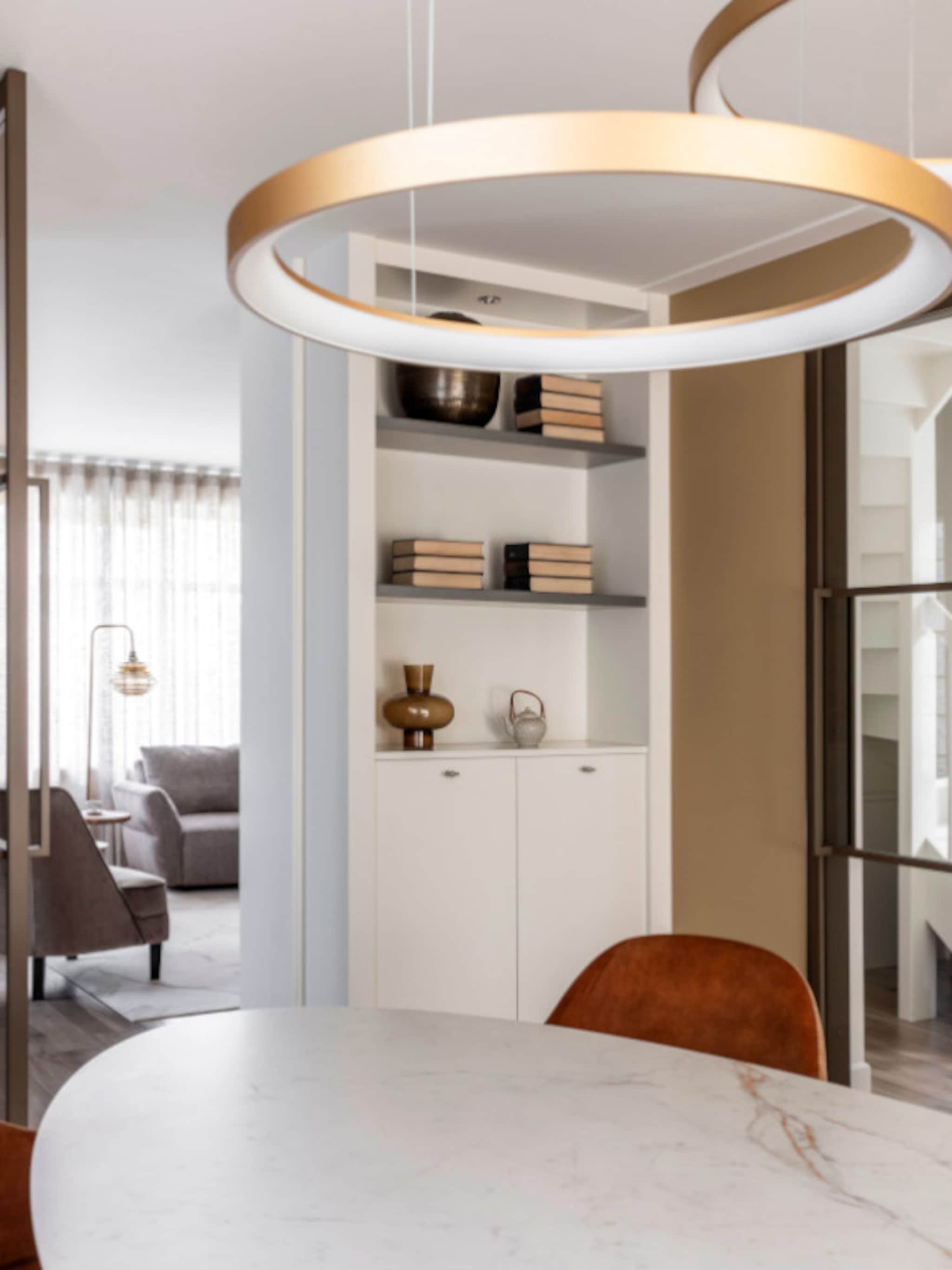 luxe binnenkomer zo verwerk je bronstinten in je interieur