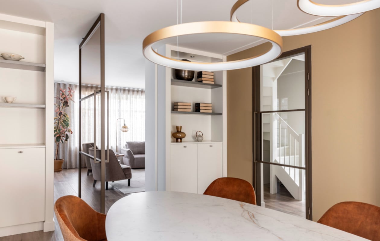 luxe binnenkomer zo verwerk je bronstinten in je interieur