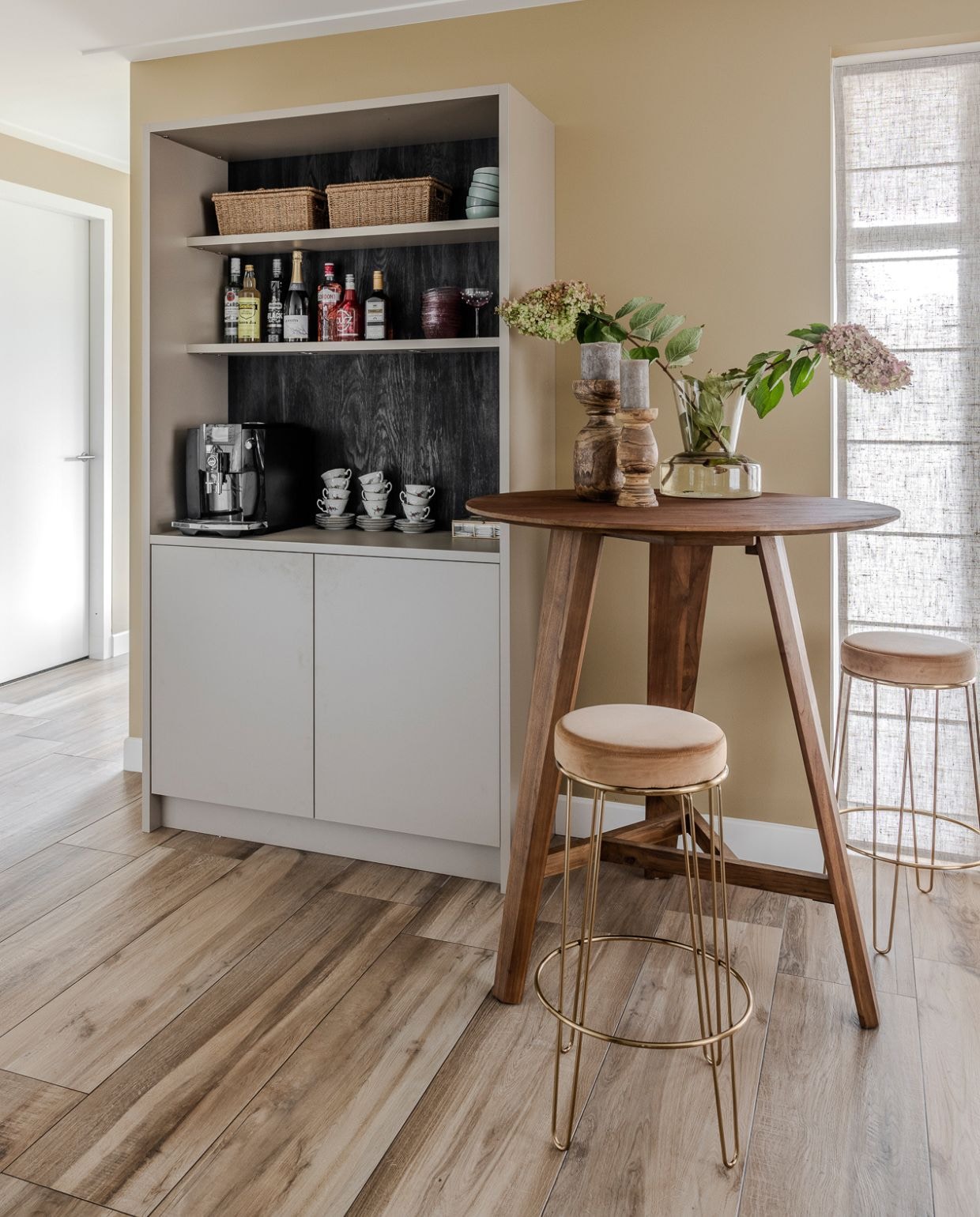 Weer verliefd op je huis aflevering 8 seizoen 19, Frans in Vlijmen, koffiehoek Weer verliefd op je huis aflevering 8 seizoen 19 | styling Frans Uyterlinde | fotografie Margriet Hoekstra