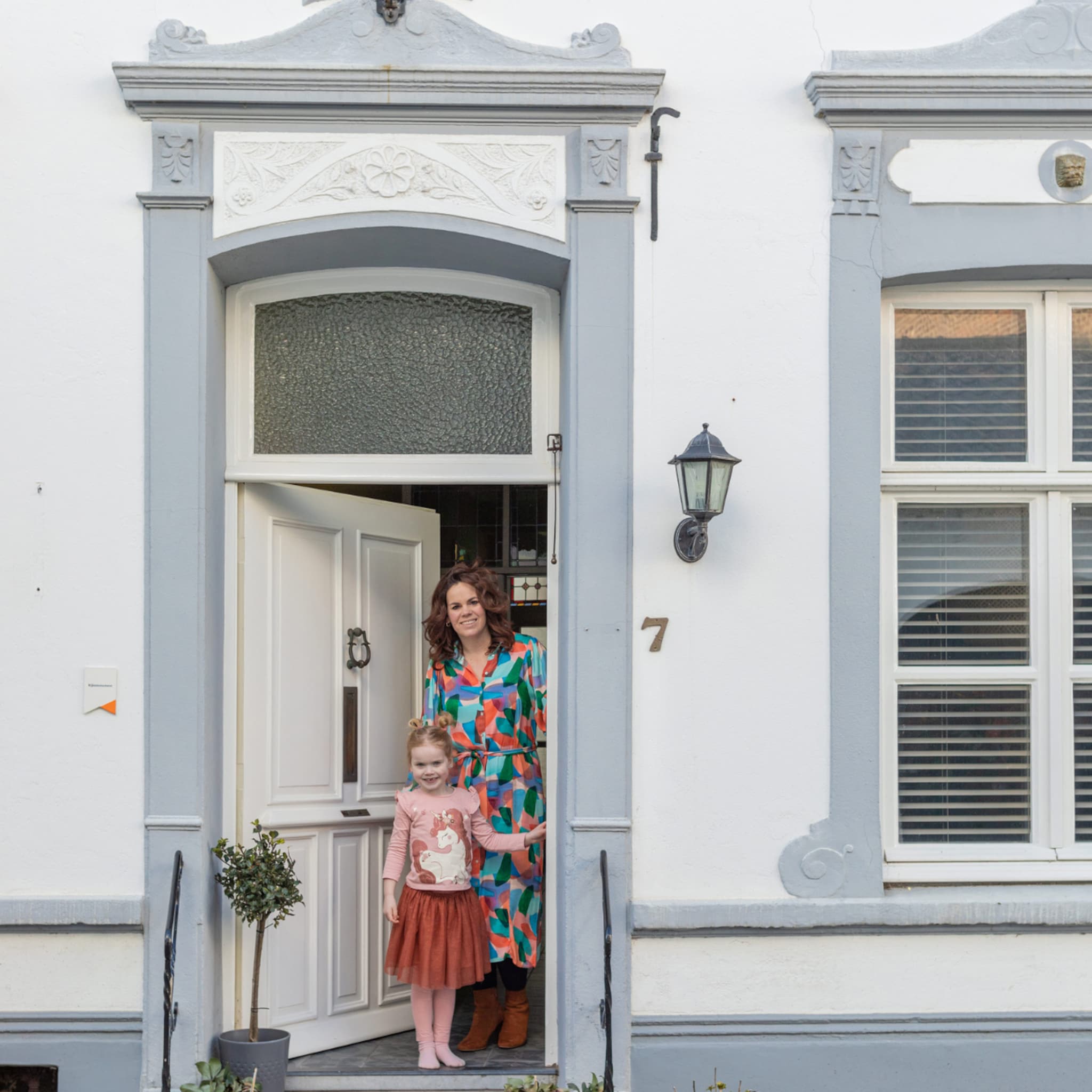 kijk binnen in een kleurrijk rijksmonument