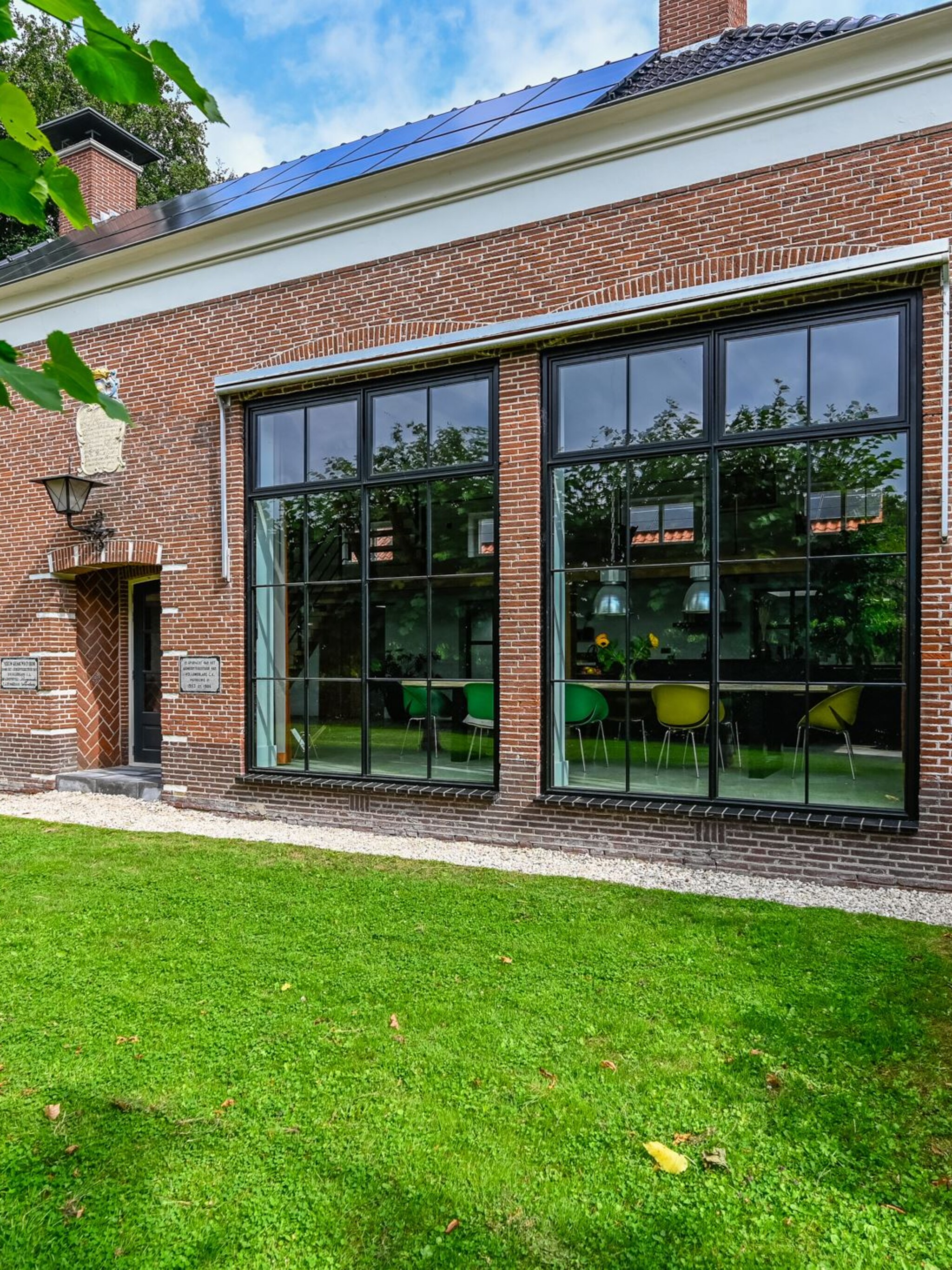 funda parel een verbouwde school uit 1898 met extra woning