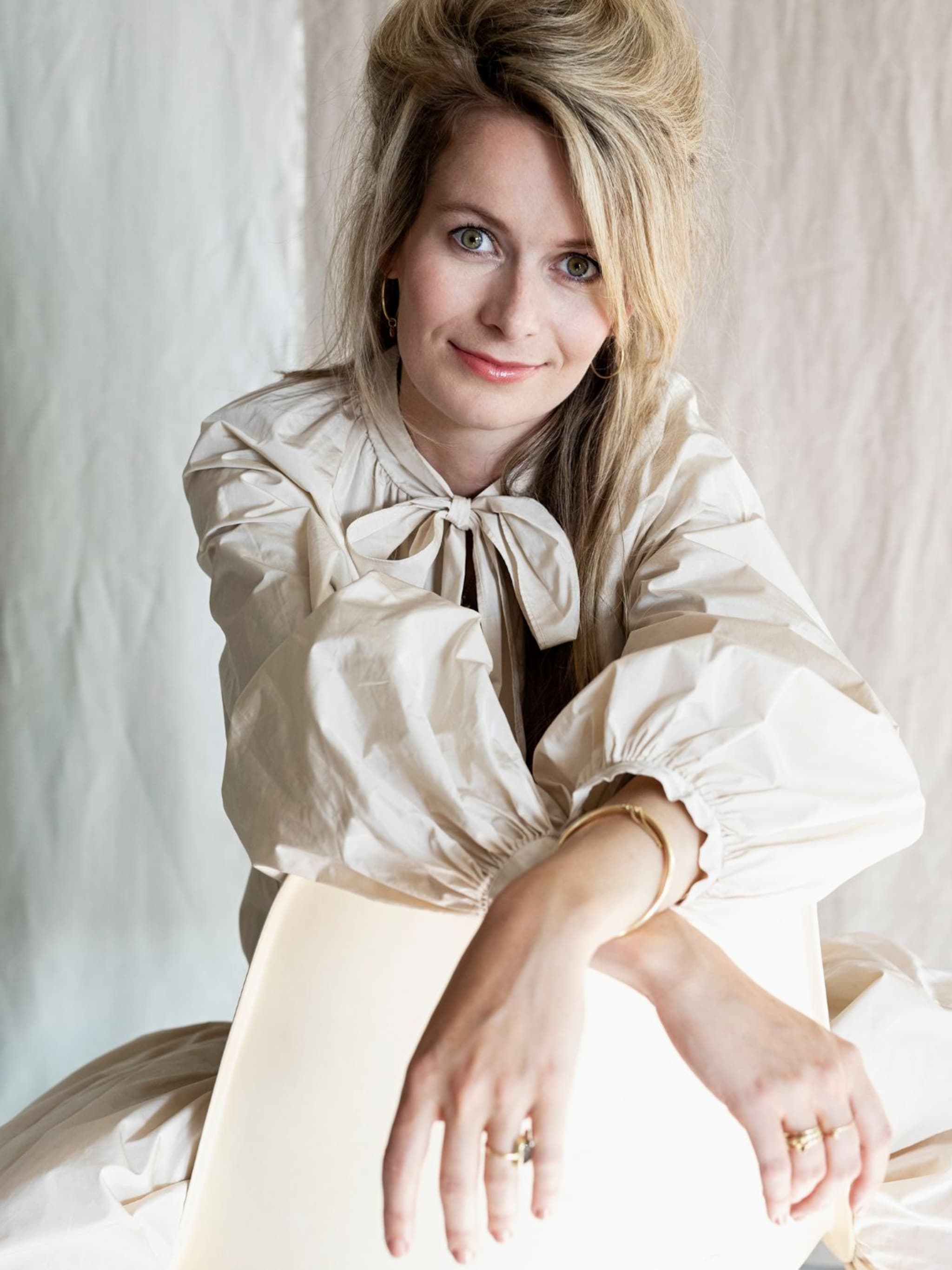 sneak peek stylist liza tovert ingewikkeld splitlevelhuis in rotterdam om tot droomwoning