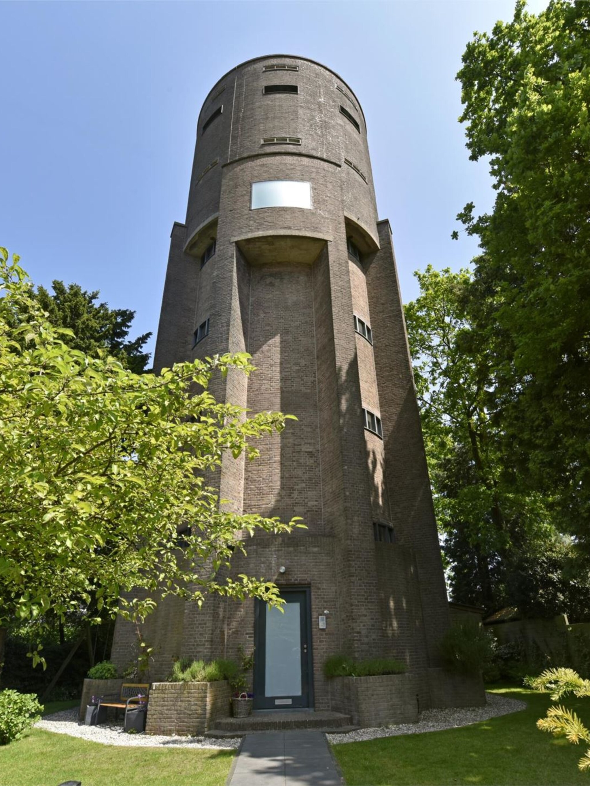 funda parel wonen in een watertoren met waanzinnig uitzicht